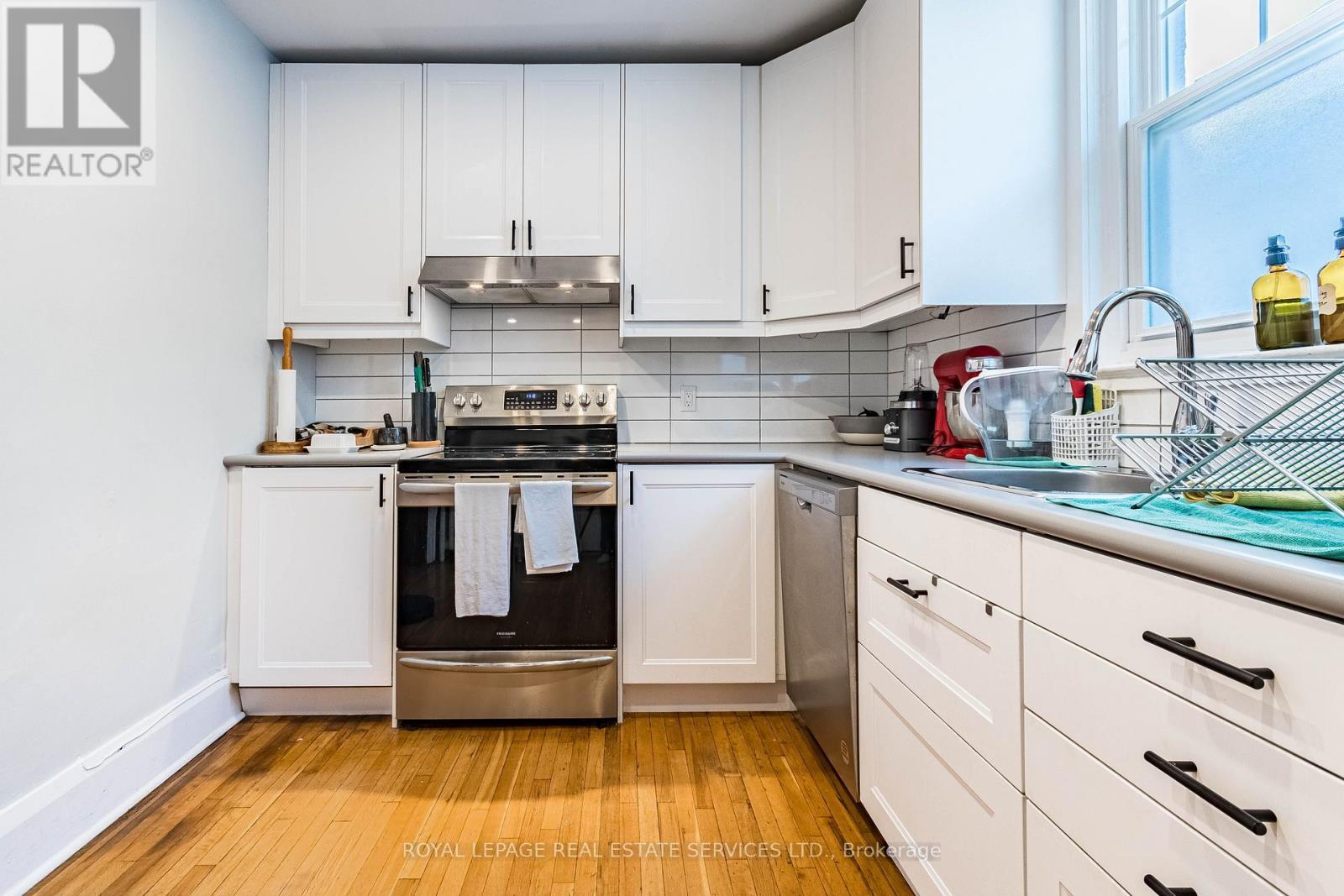 












14 KILBARRY ROAD

,
Toronto,




Ontario
M5P1K5

