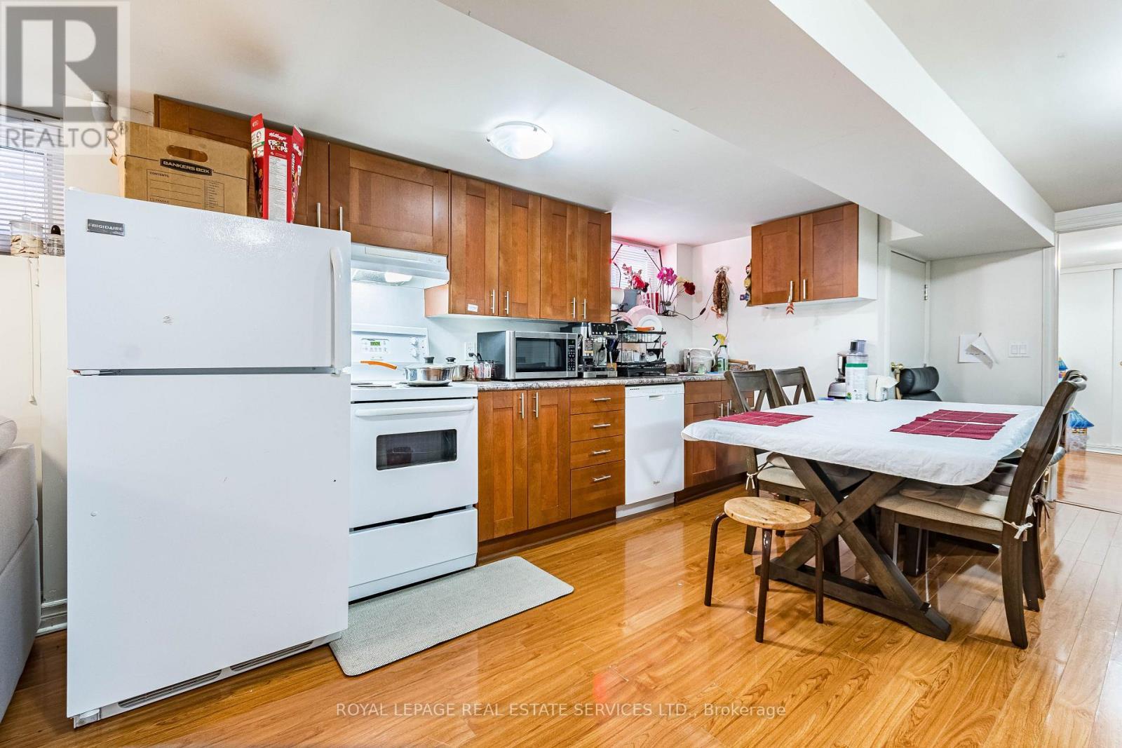 












14 KILBARRY ROAD

,
Toronto,




Ontario
M5P1K5

