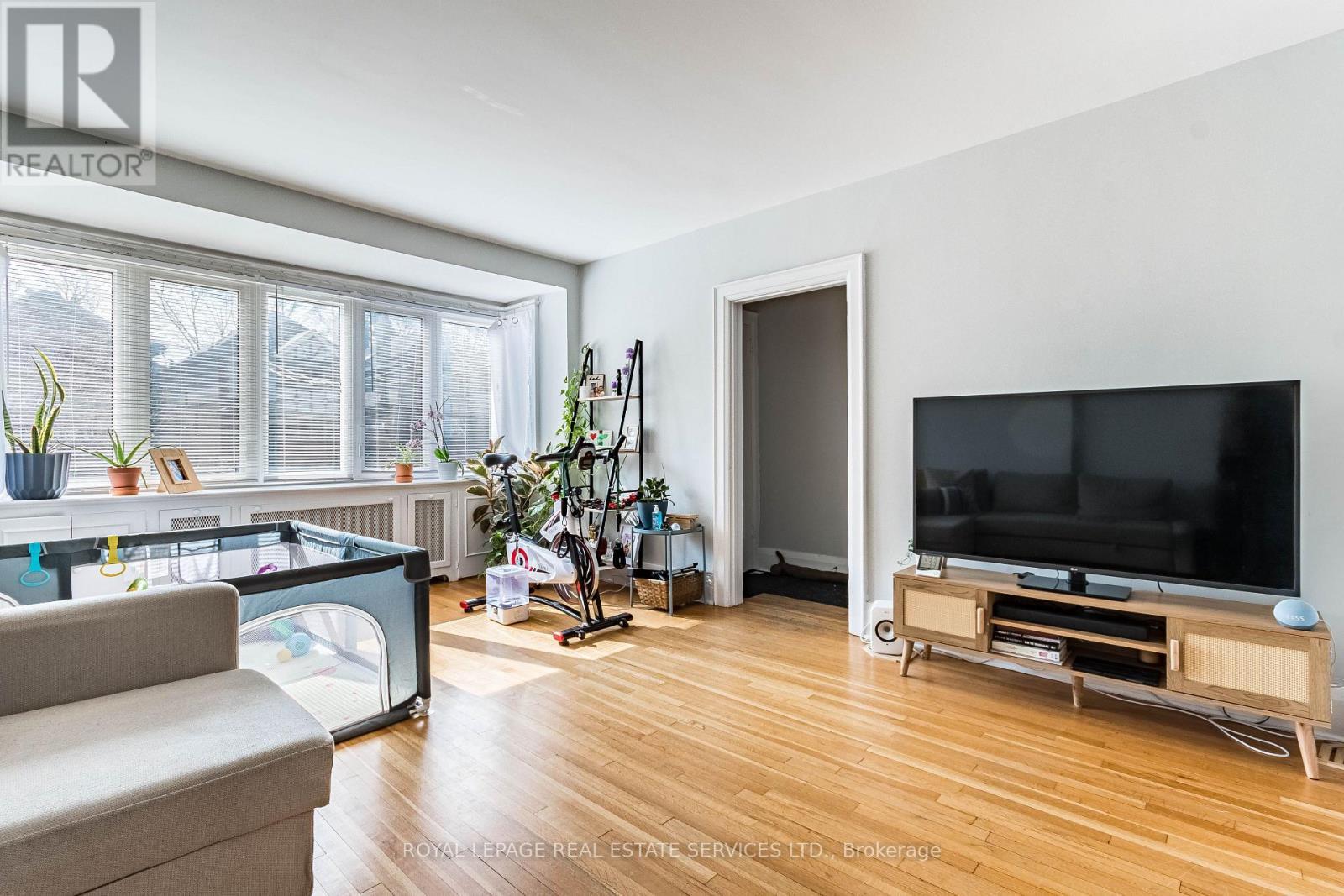 












14 KILBARRY ROAD

,
Toronto,




Ontario
M5P1K5

