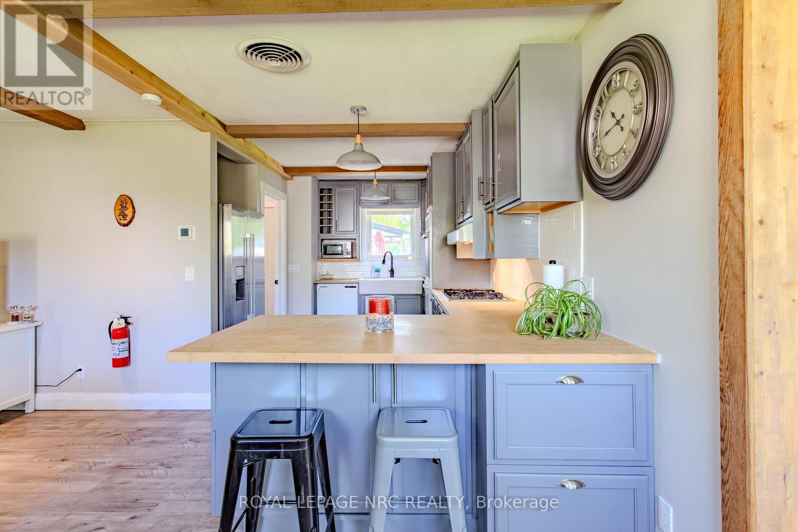 












270 CHERRYWOOD AVENUE

,
Fort Erie (Crystal Beach),




Ontario
L0S1B0

