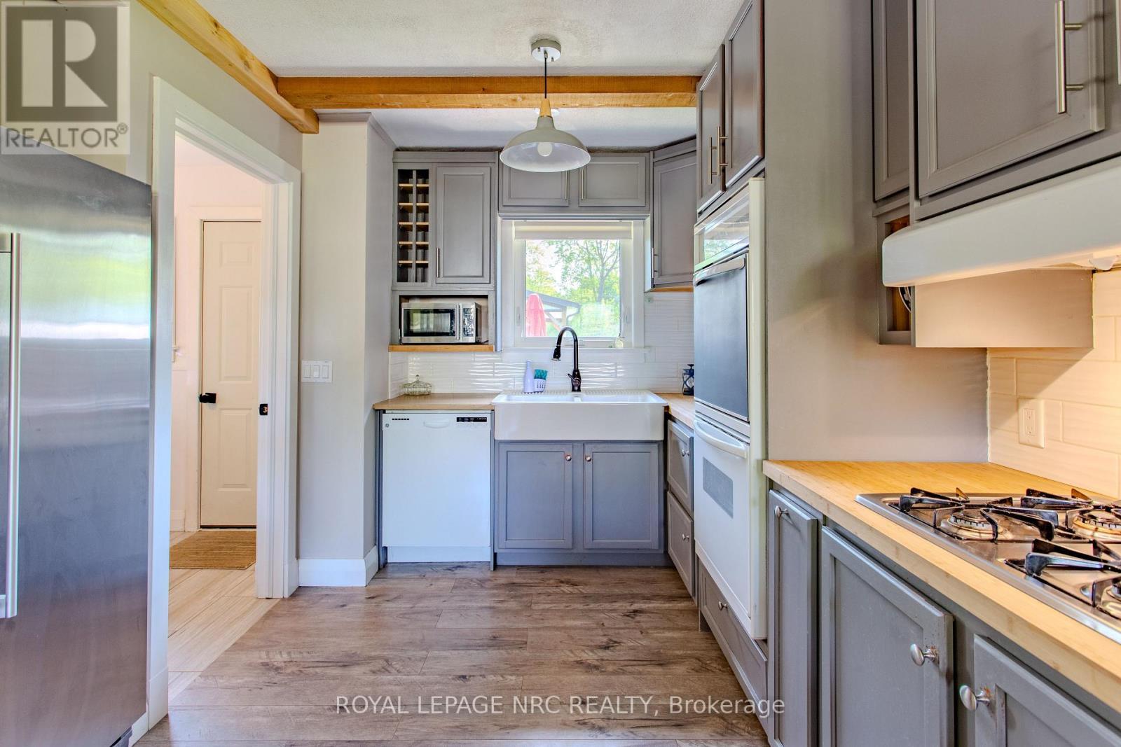 












270 CHERRYWOOD AVENUE

,
Fort Erie (Crystal Beach),




Ontario
L0S1B0

