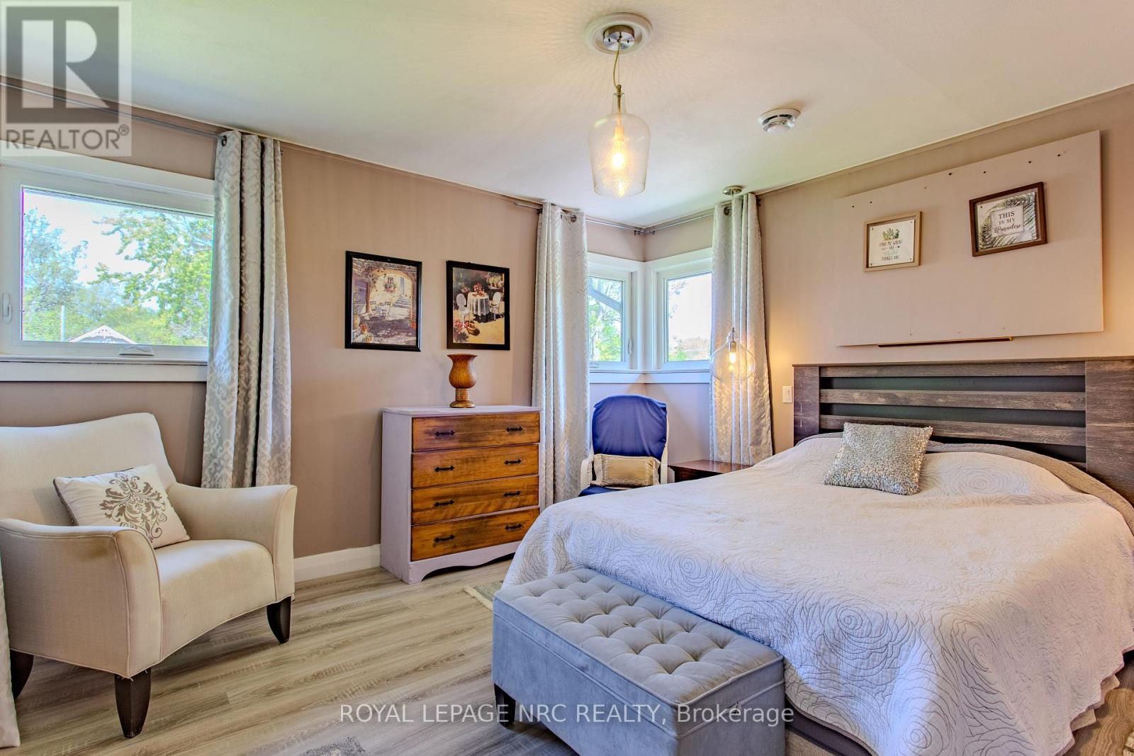 












270 CHERRYWOOD AVENUE

,
Fort Erie (Crystal Beach),




Ontario
L0S1B0

