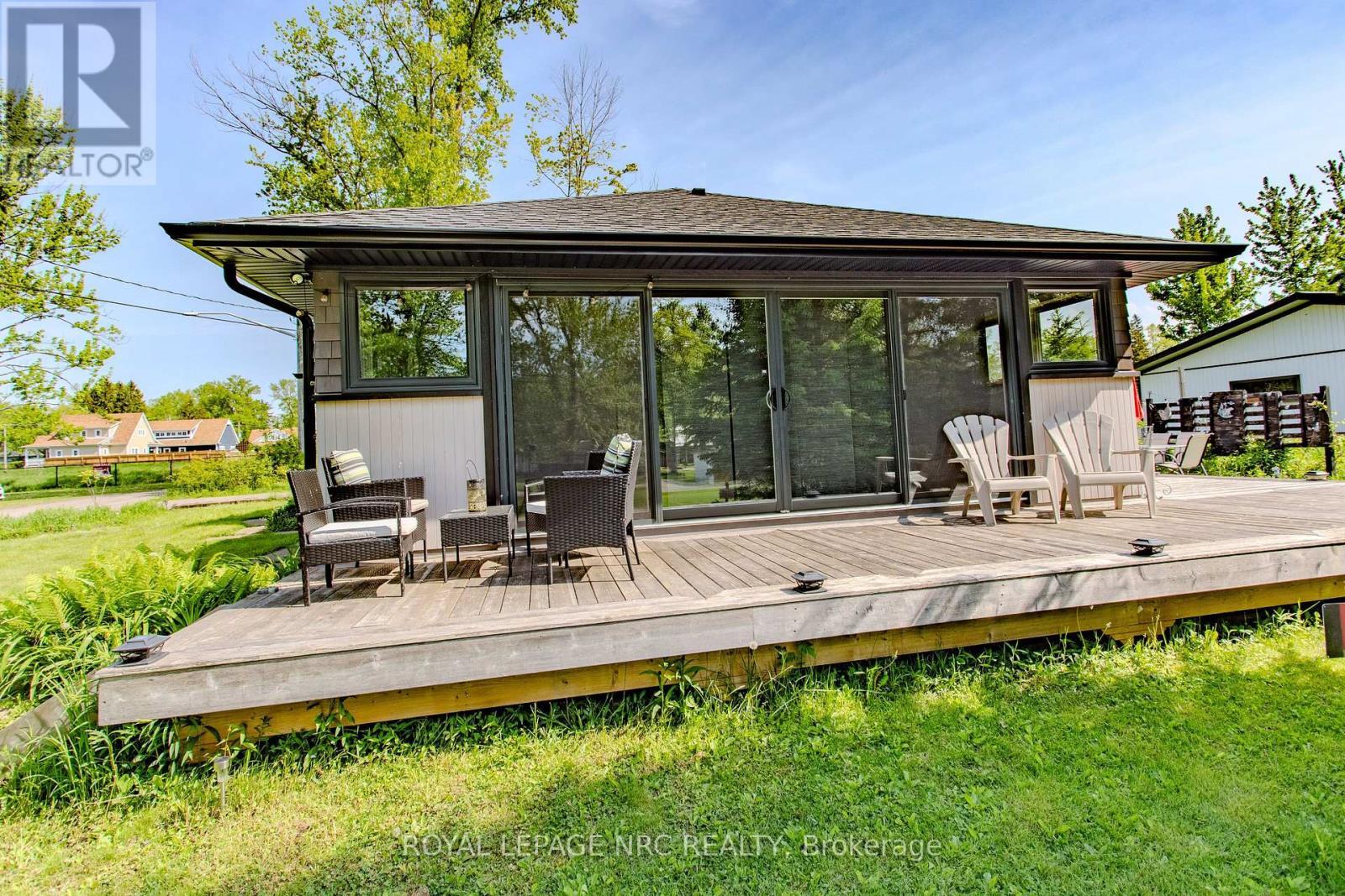 












270 CHERRYWOOD AVENUE

,
Fort Erie (Crystal Beach),




Ontario
L0S1B0

