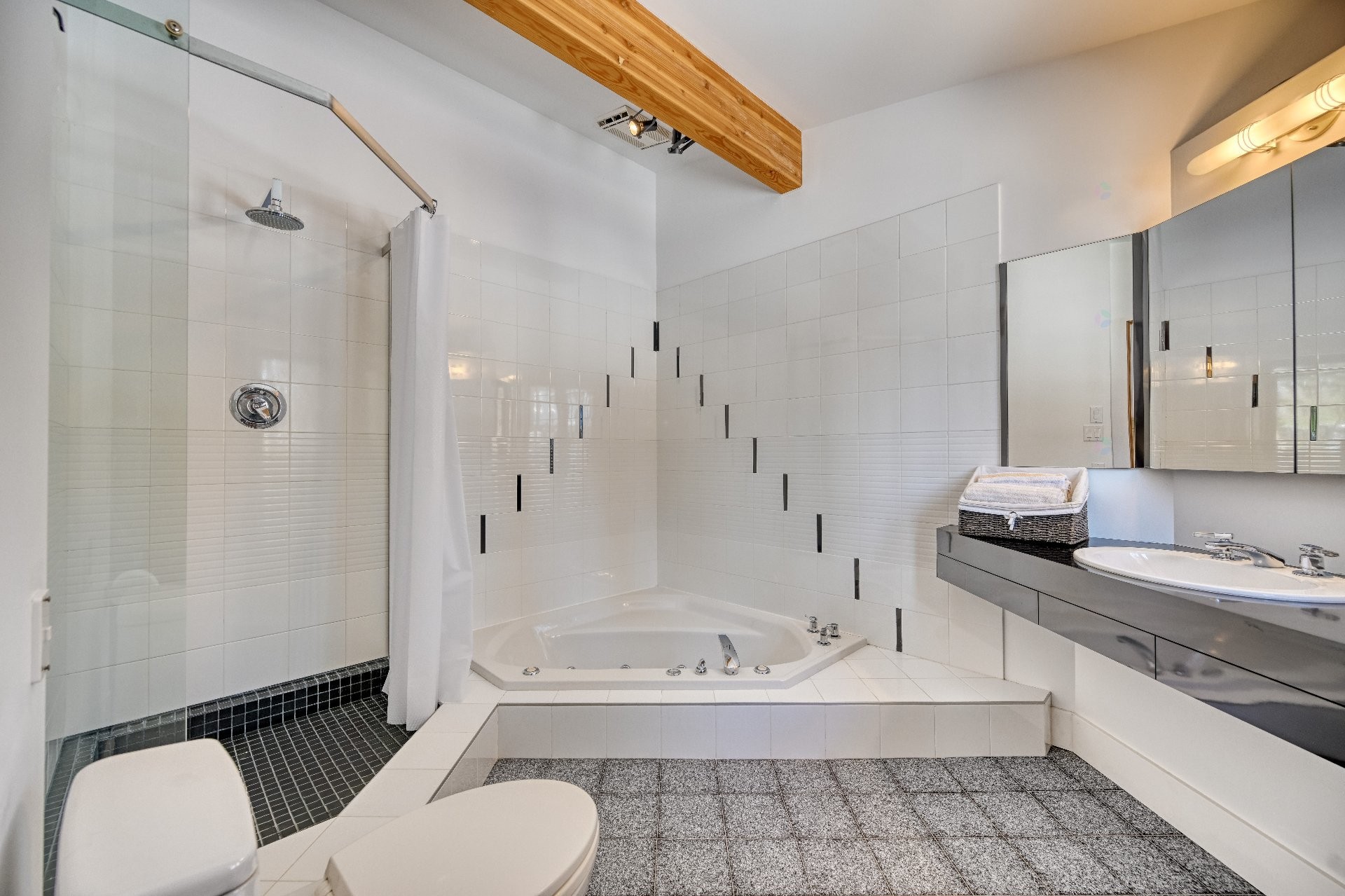 









302


Rue Marcel-Giguère

,
Blainville,




QC
J7B2A6

