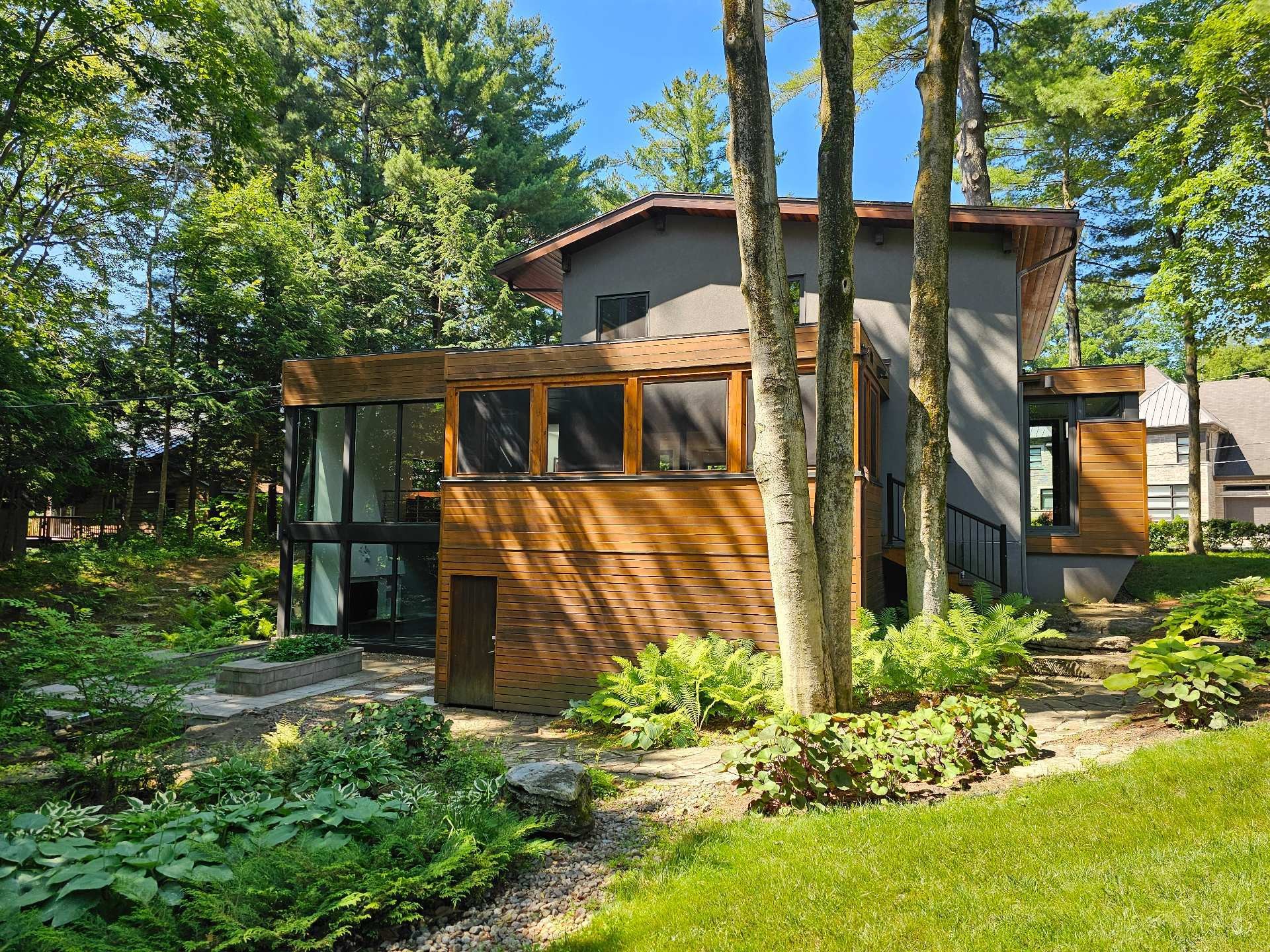 









302


Rue Marcel-Giguère

,
Blainville,




QC
J7B2A6

