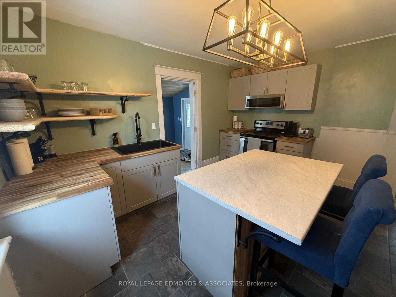 












1028 PEMBROKE STREET E

,
Pembroke,




Ontario
K8A6Z2

