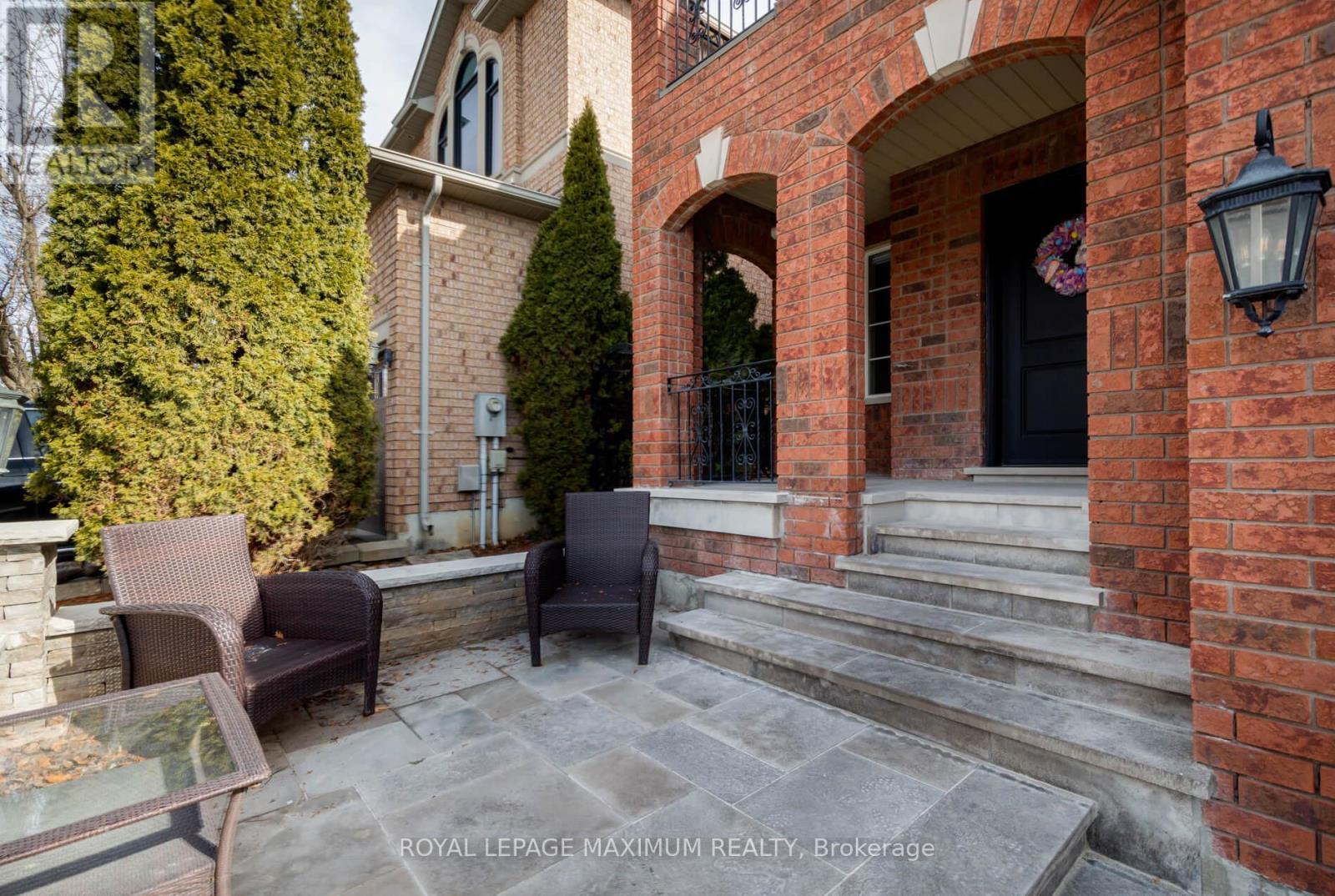 












11 MASI COURT

,
Vaughan,




Ontario
L4H1V5

