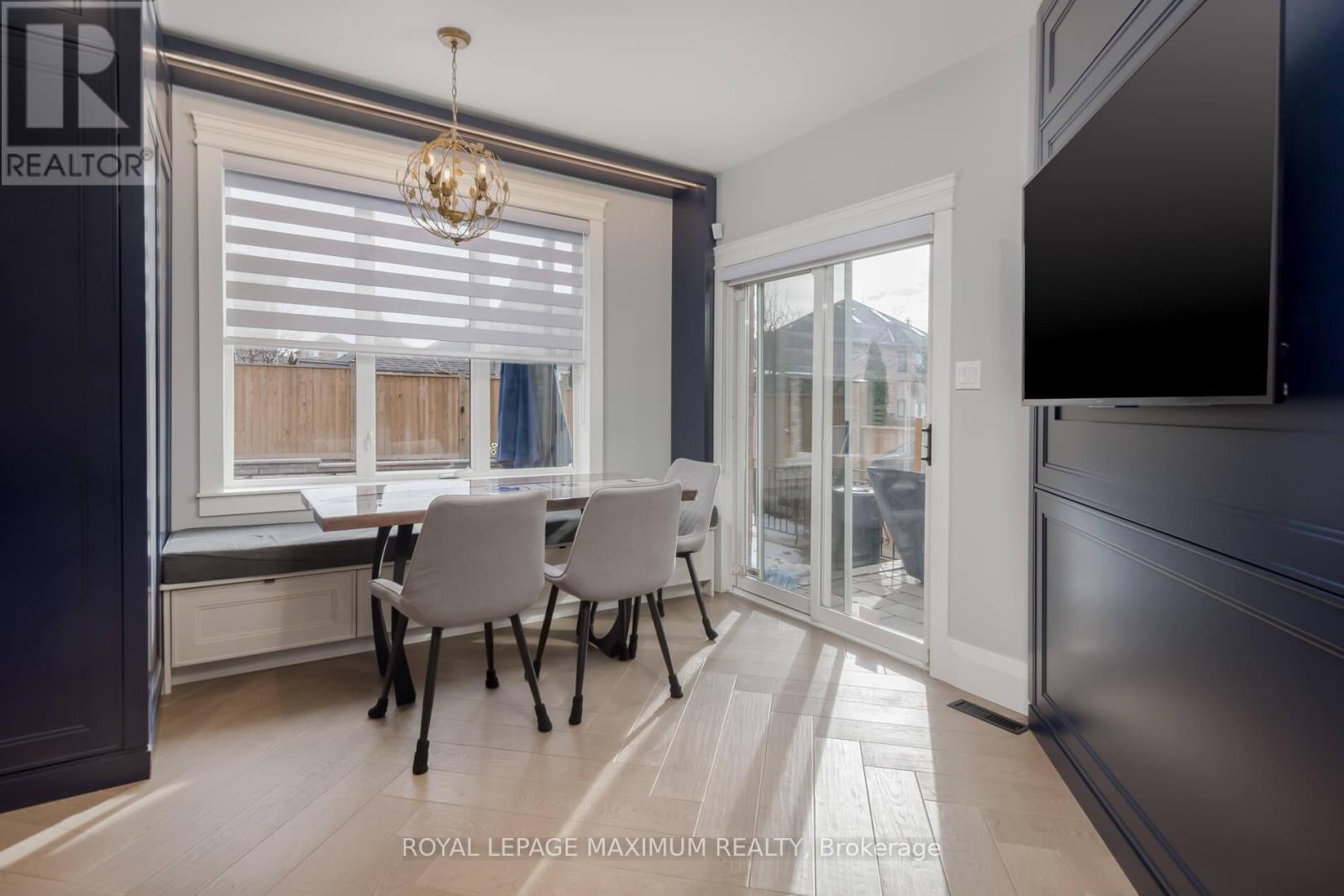 












11 MASI COURT

,
Vaughan,




Ontario
L4H1V5

