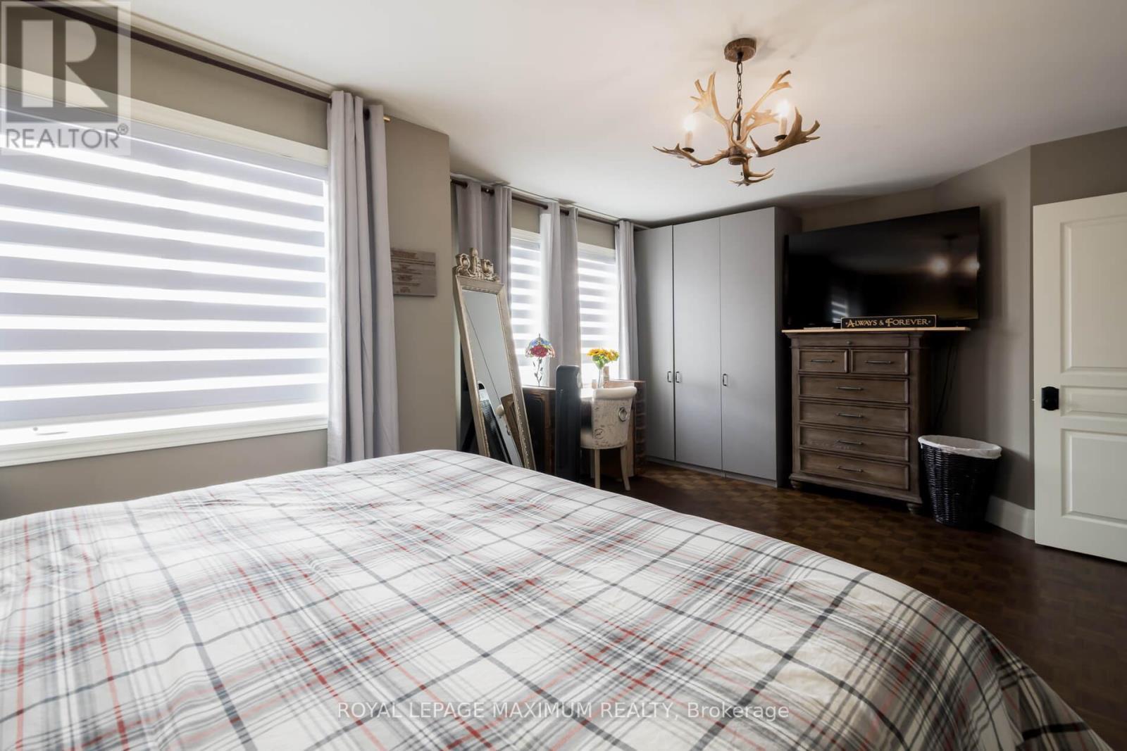 












11 MASI COURT

,
Vaughan,




Ontario
L4H1V5

