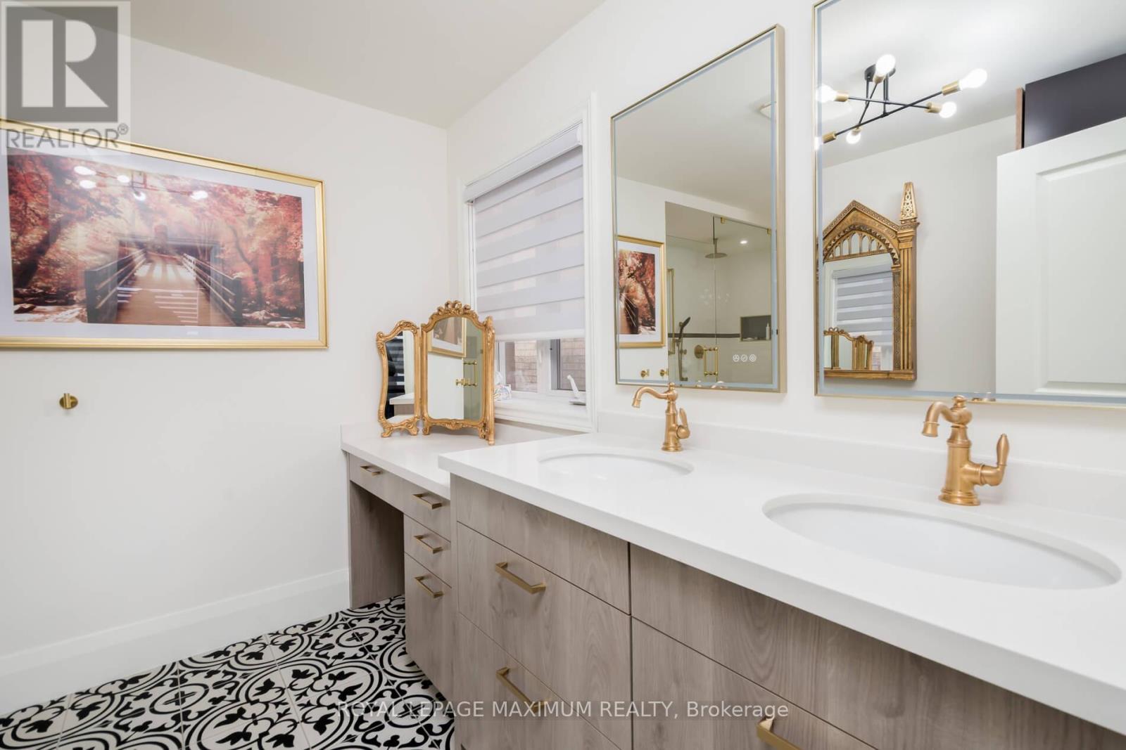 












11 MASI COURT

,
Vaughan,




Ontario
L4H1V5

