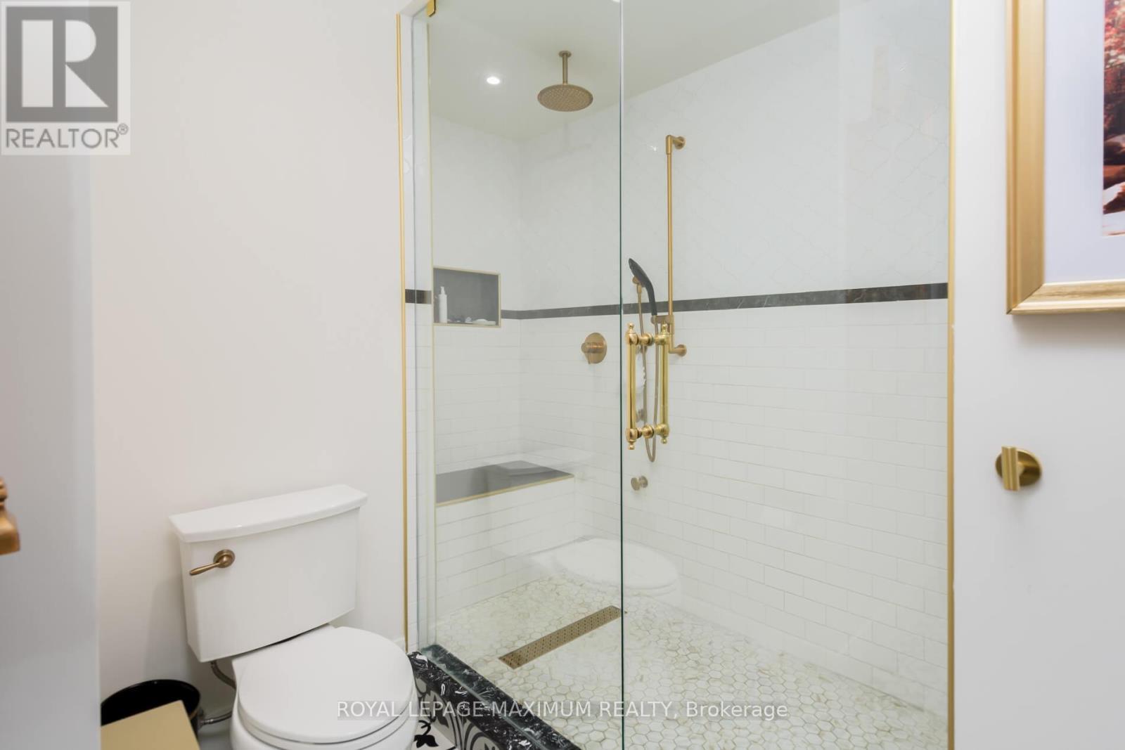 












11 MASI COURT

,
Vaughan,




Ontario
L4H1V5

