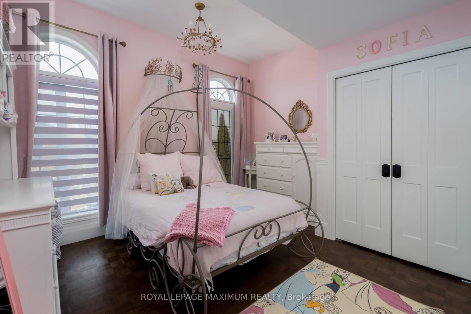 












11 MASI COURT

,
Vaughan,




Ontario
L4H1V5

