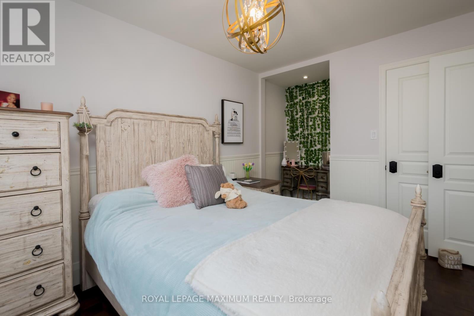 












11 MASI COURT

,
Vaughan,




Ontario
L4H1V5

