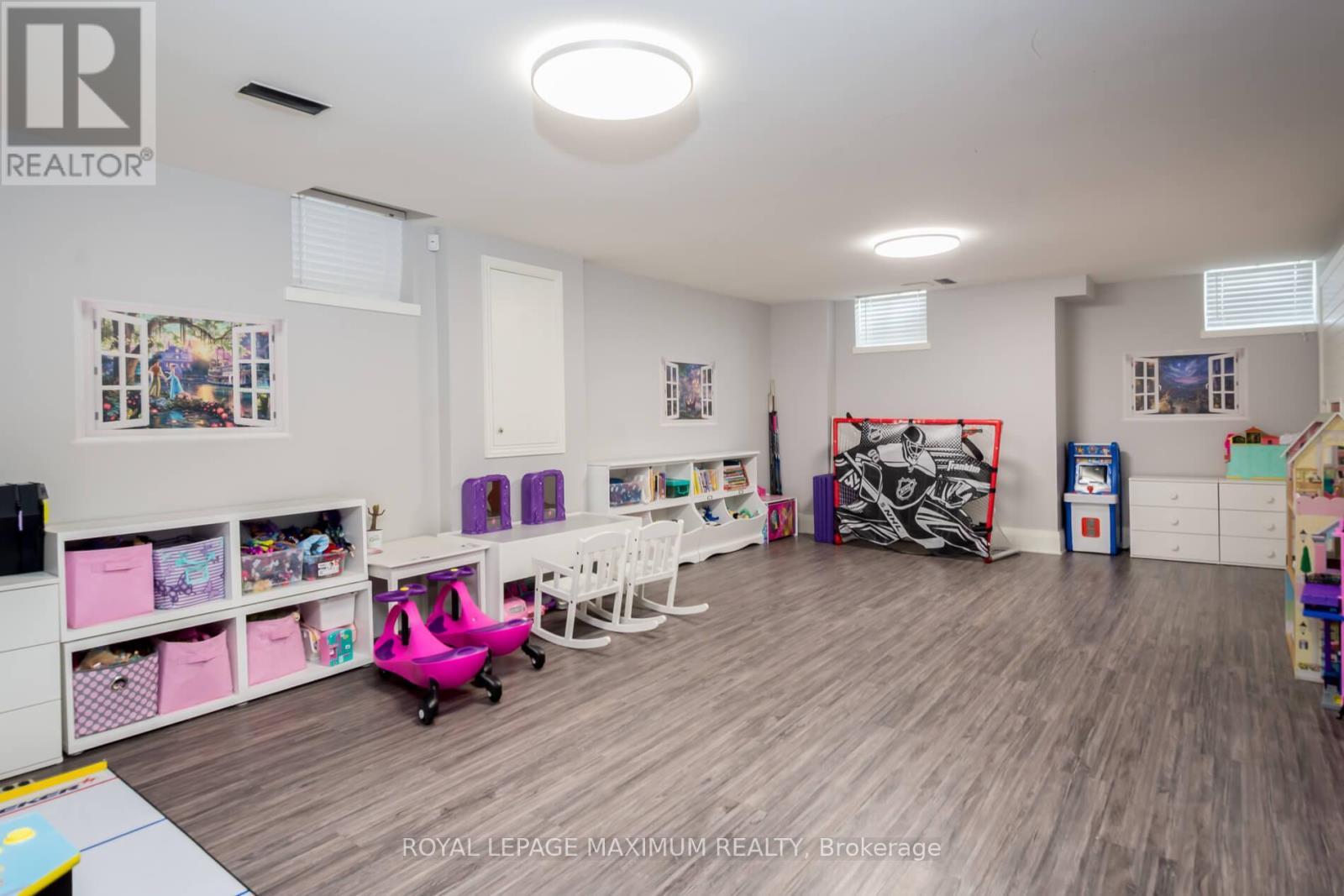 












11 MASI COURT

,
Vaughan,




Ontario
L4H1V5

