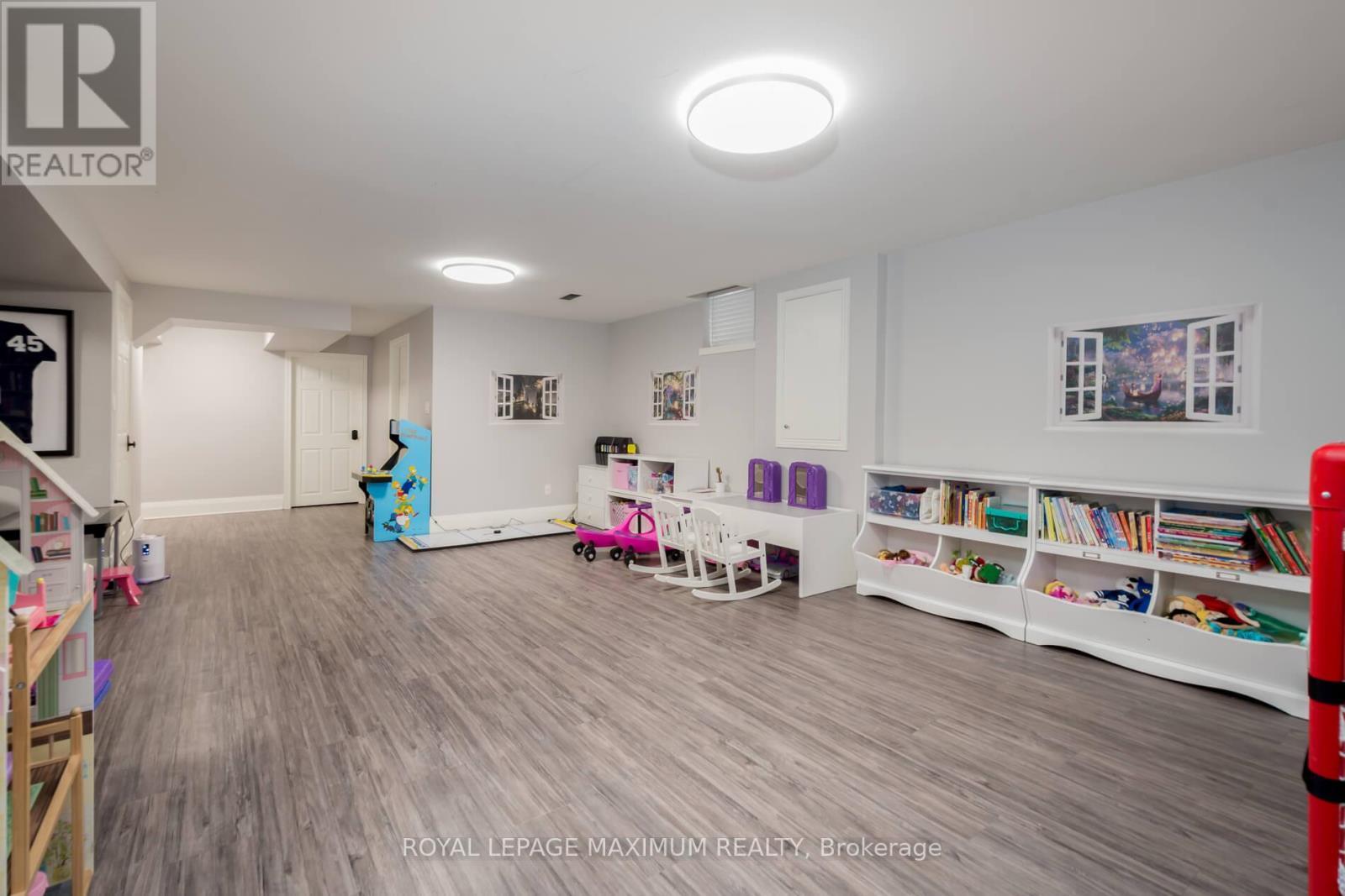 












11 MASI COURT

,
Vaughan,




Ontario
L4H1V5

