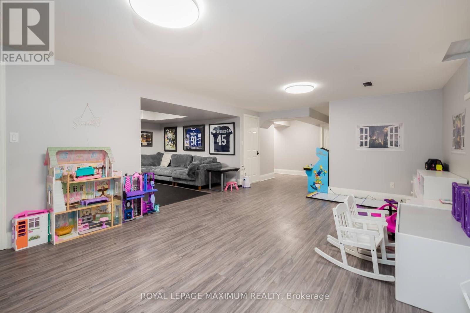 












11 MASI COURT

,
Vaughan,




Ontario
L4H1V5

