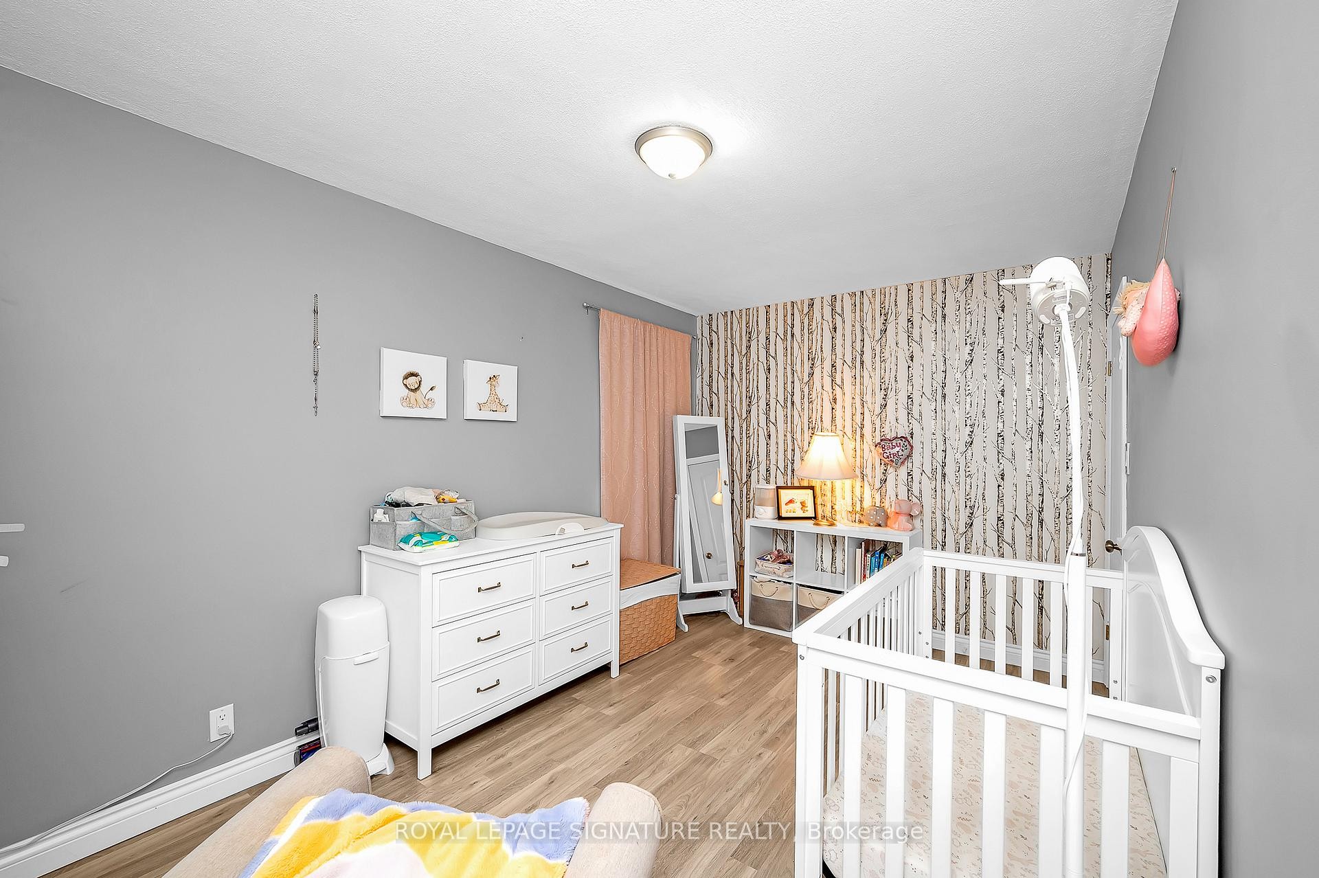 









43


Lake

Avenue North,
Hamilton,




ON
L8E 1L2

