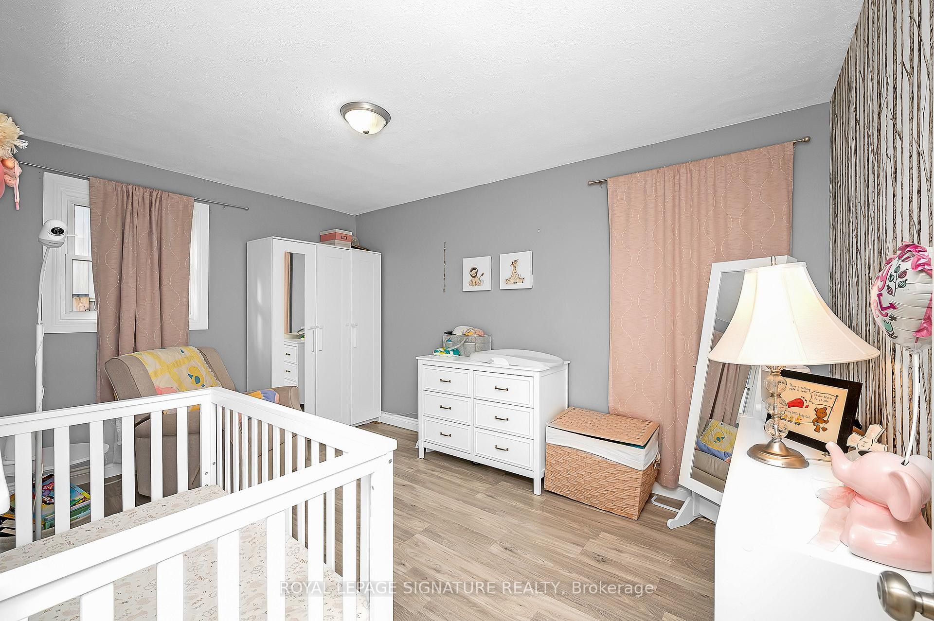 









43


Lake

Avenue North,
Hamilton,




ON
L8E 1L2

