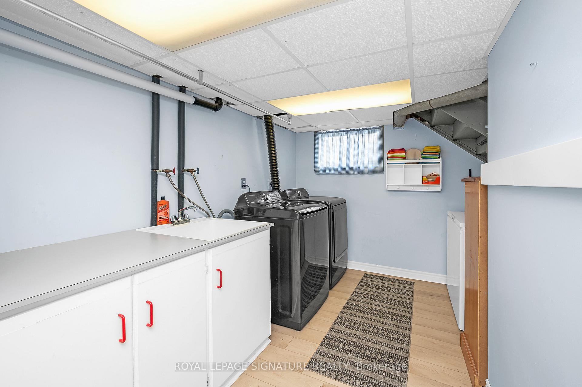 









43


Lake

Avenue North,
Hamilton,




ON
L8E 1L2

