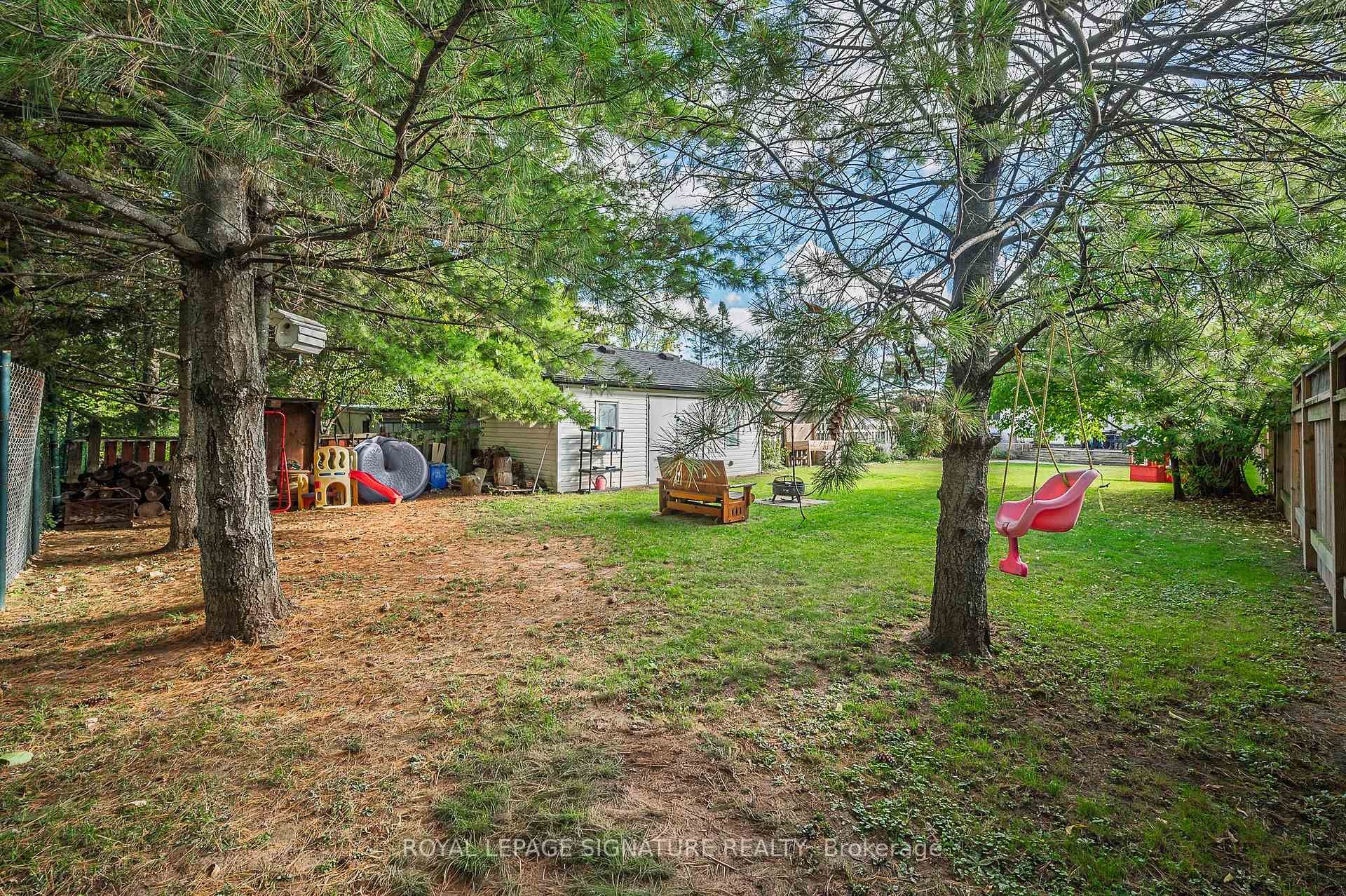 









43


Lake

Avenue North,
Hamilton,




ON
L8E 1L2

