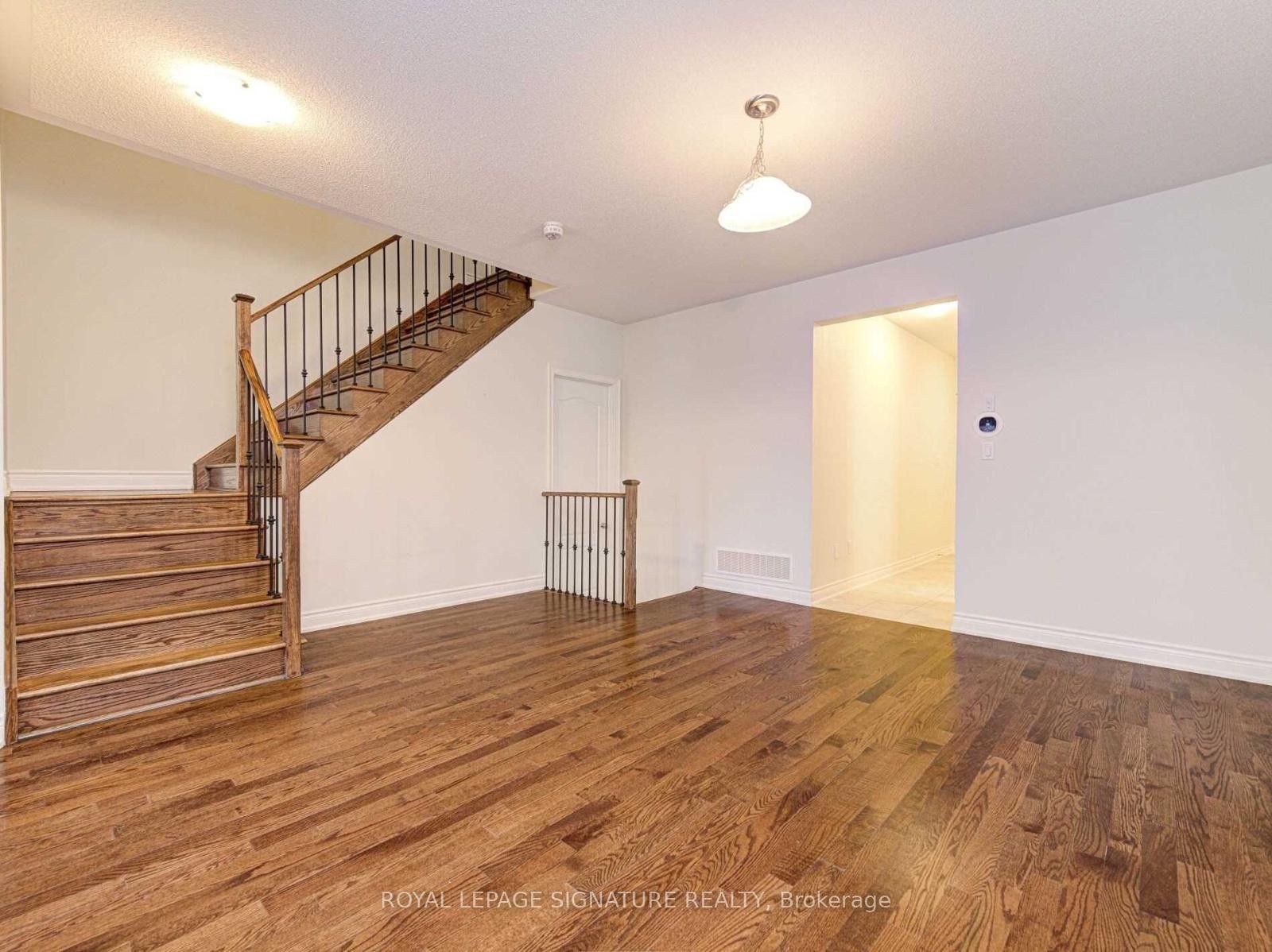 









20


Dunley

Crescent,
Brampton,




ON
L6X 5K3

