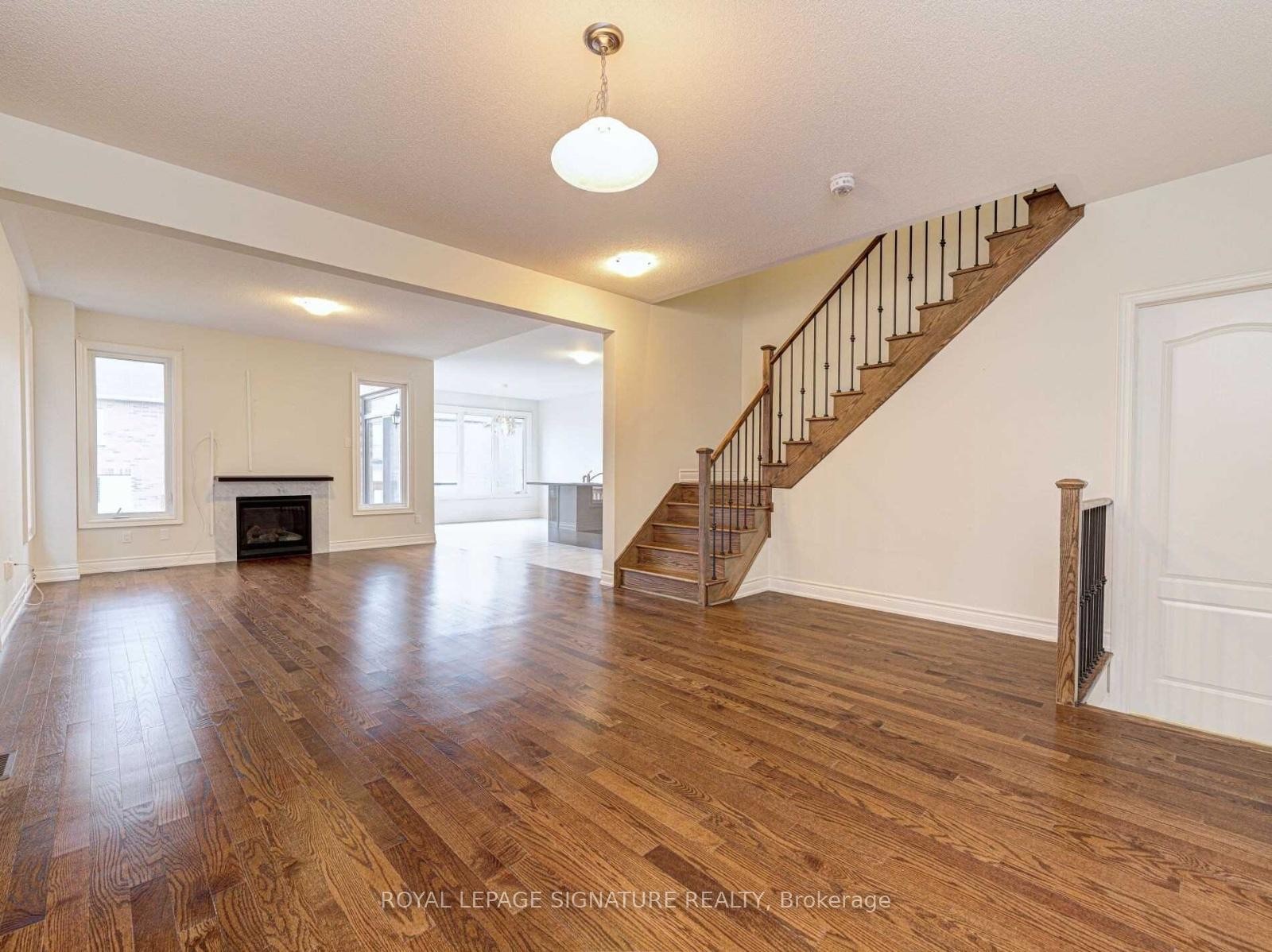 









20


Dunley

Crescent,
Brampton,




ON
L6X 5K3

