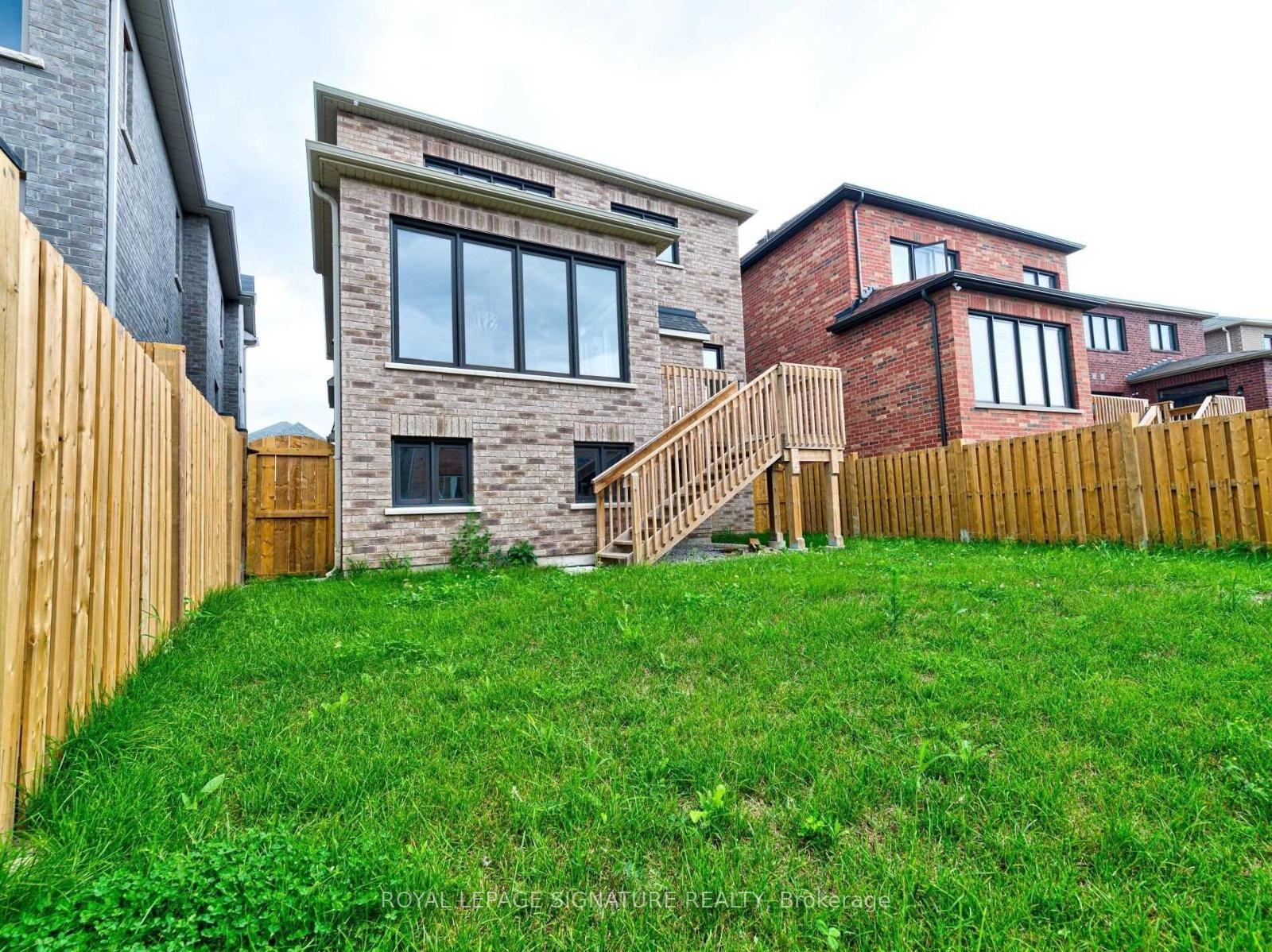 









20


Dunley

Crescent,
Brampton,




ON
L6X 5K3

