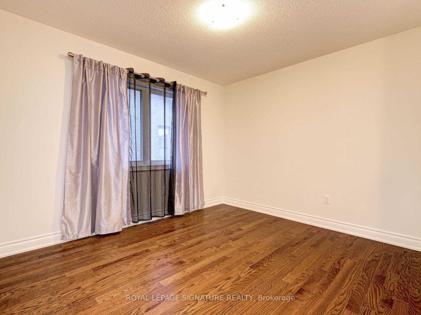 









20


Dunley

Crescent,
Brampton,




ON
L6X 5K3

