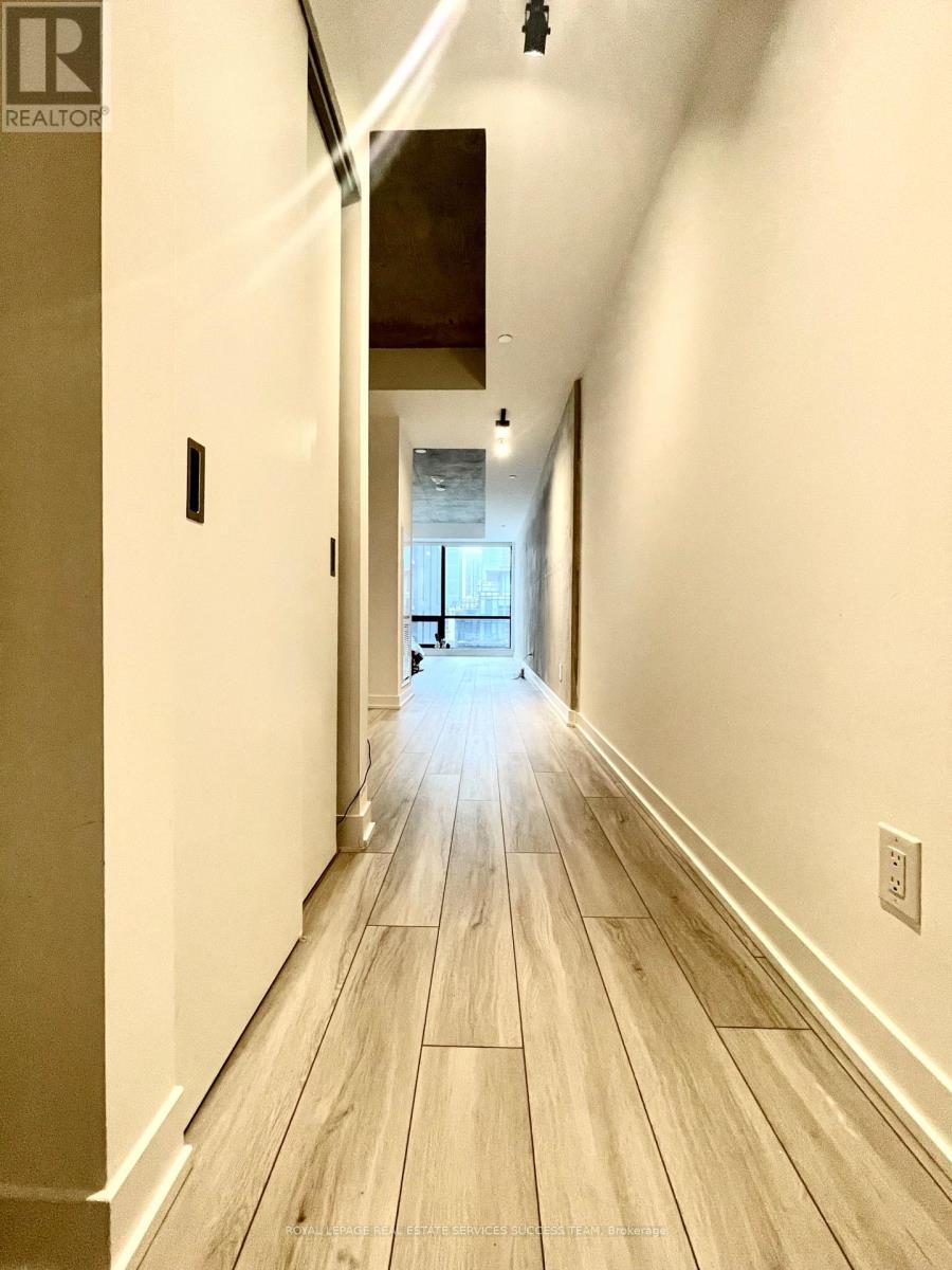 












903 - 458 RICHMOND ST W STREET

,
Toronto,




Ontario
M5V0S9

