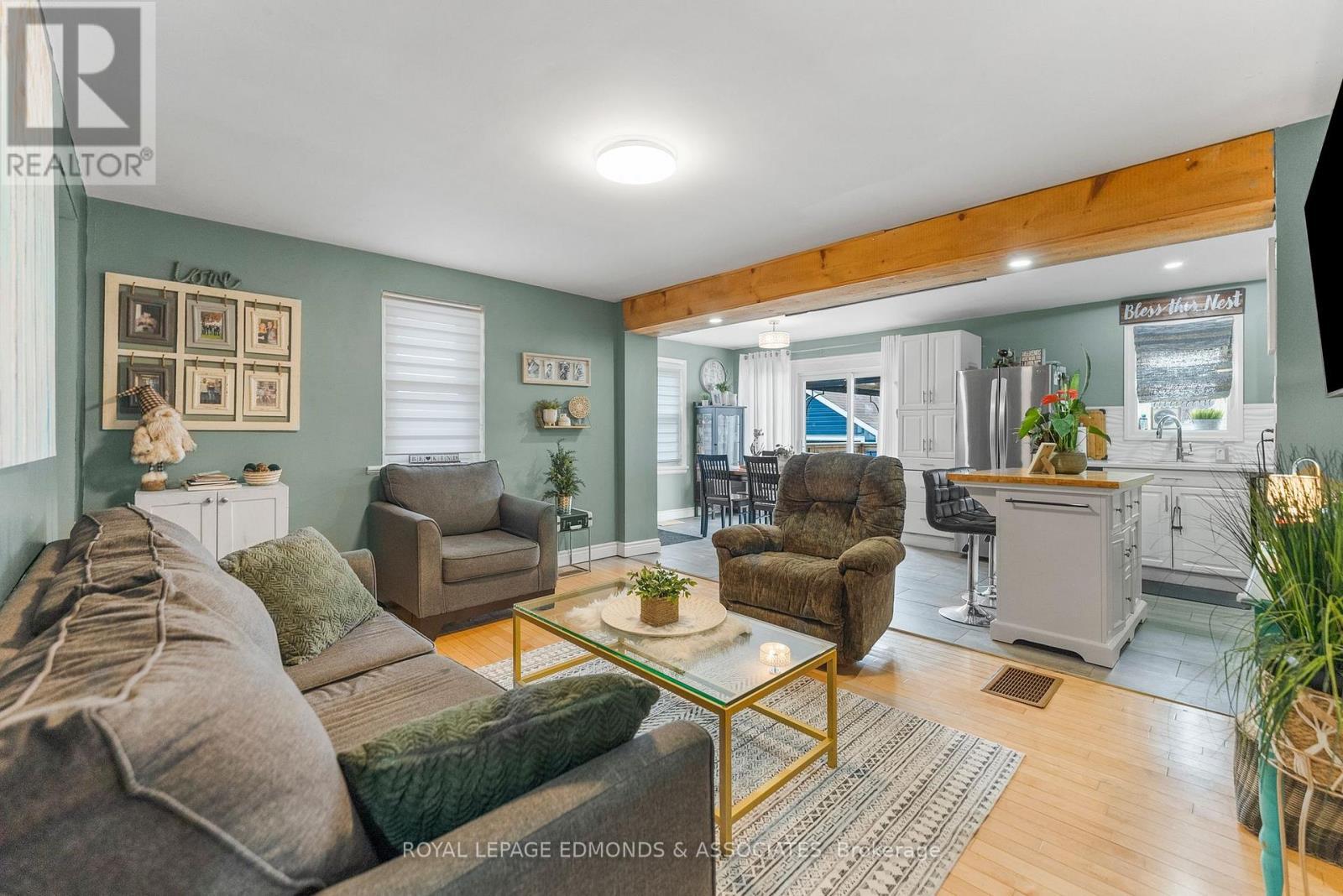 












355 JOFFRE AVENUE

,
Renfrew,




Ontario
K7V3L6

