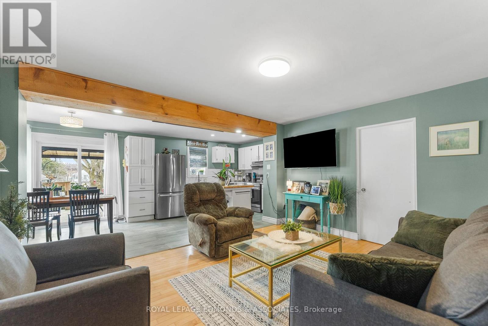 












355 JOFFRE AVENUE

,
Renfrew,




Ontario
K7V3L6

