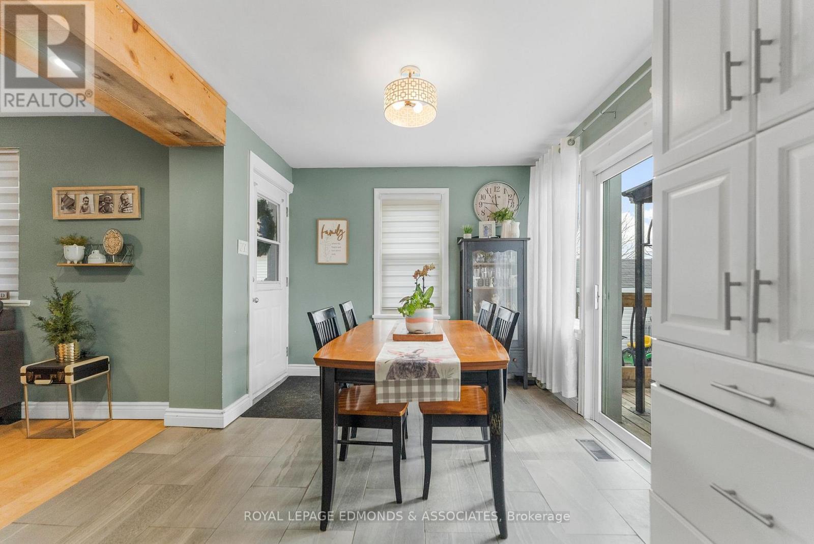 












355 JOFFRE AVENUE

,
Renfrew,




Ontario
K7V3L6

