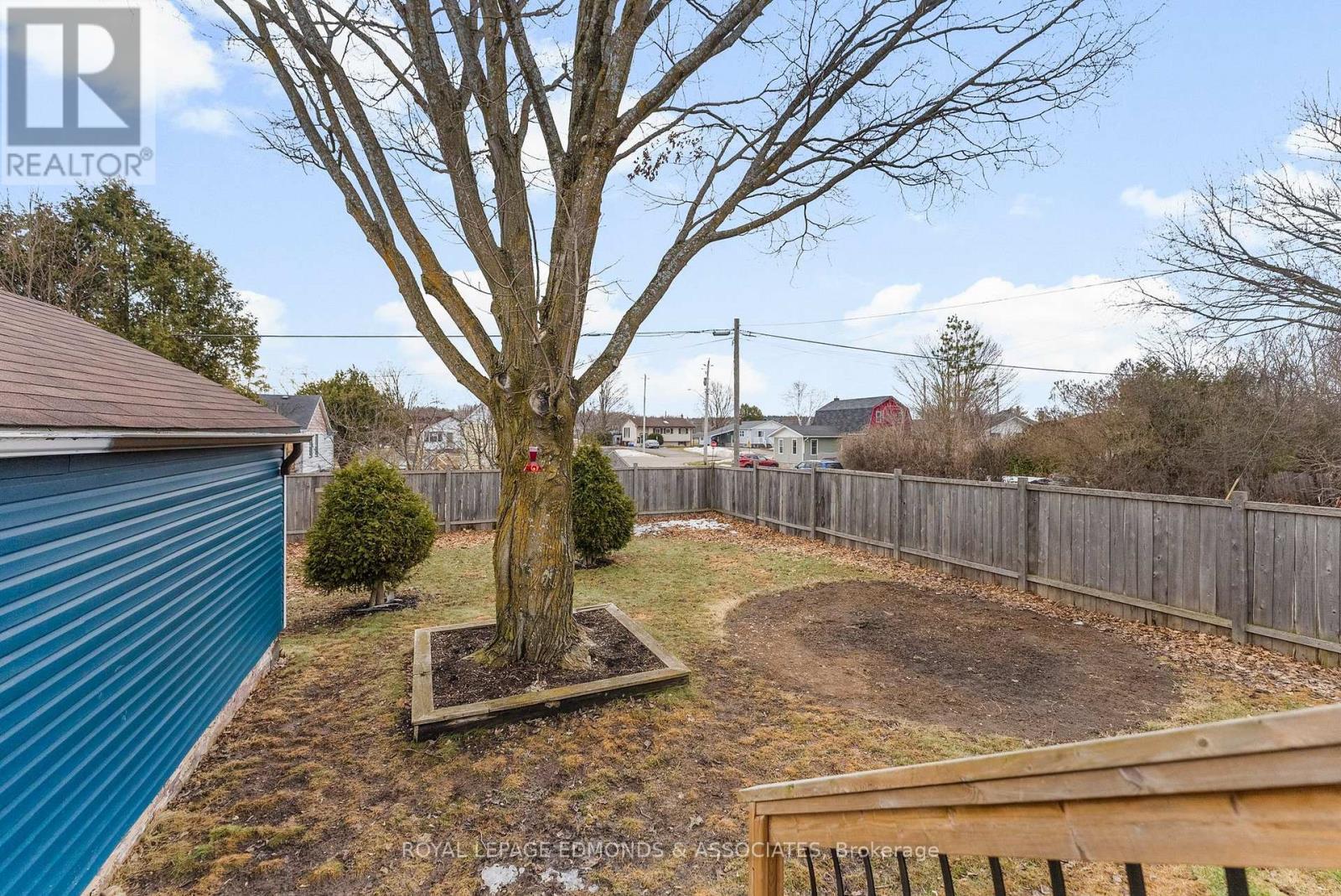 












355 JOFFRE AVENUE

,
Renfrew,




Ontario
K7V3L6

