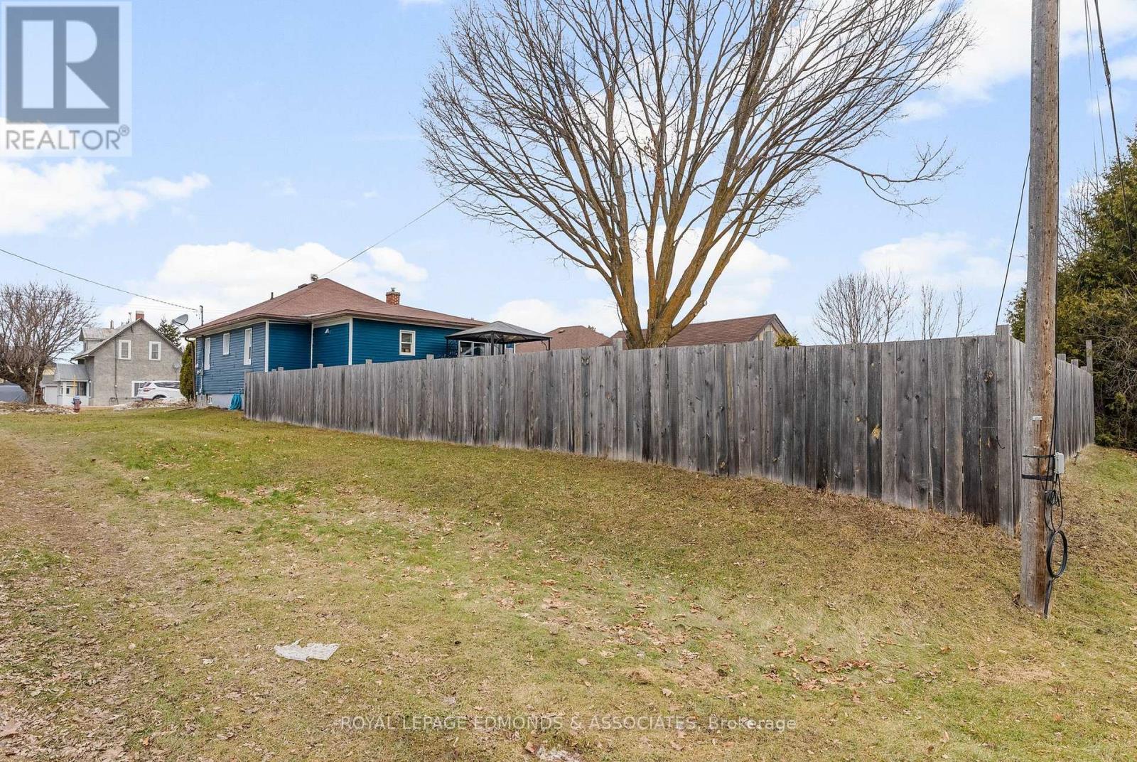 












355 JOFFRE AVENUE

,
Renfrew,




Ontario
K7V3L6

