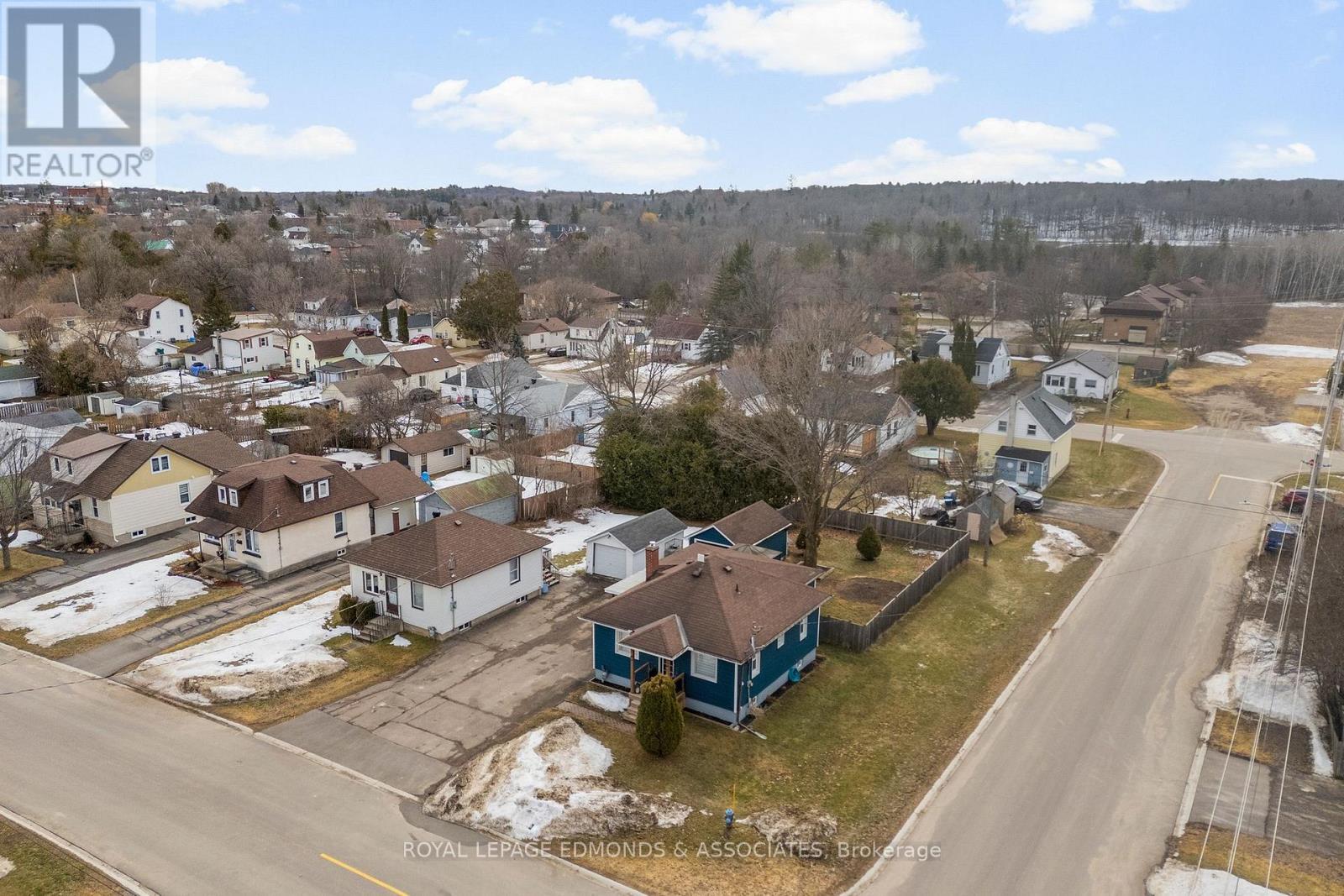 












355 JOFFRE AVENUE

,
Renfrew,




Ontario
K7V3L6

