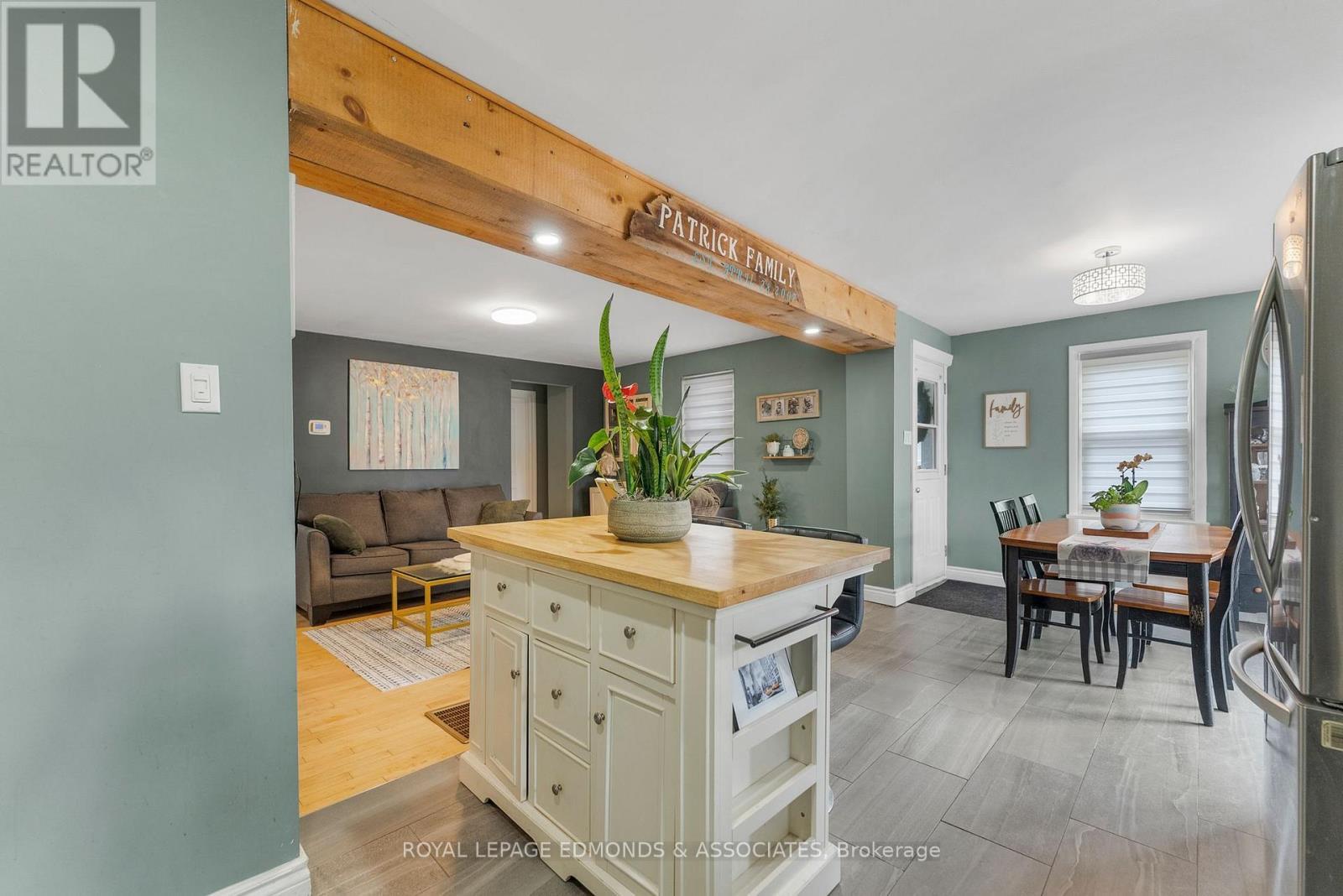 












355 JOFFRE AVENUE

,
Renfrew,




Ontario
K7V3L6

