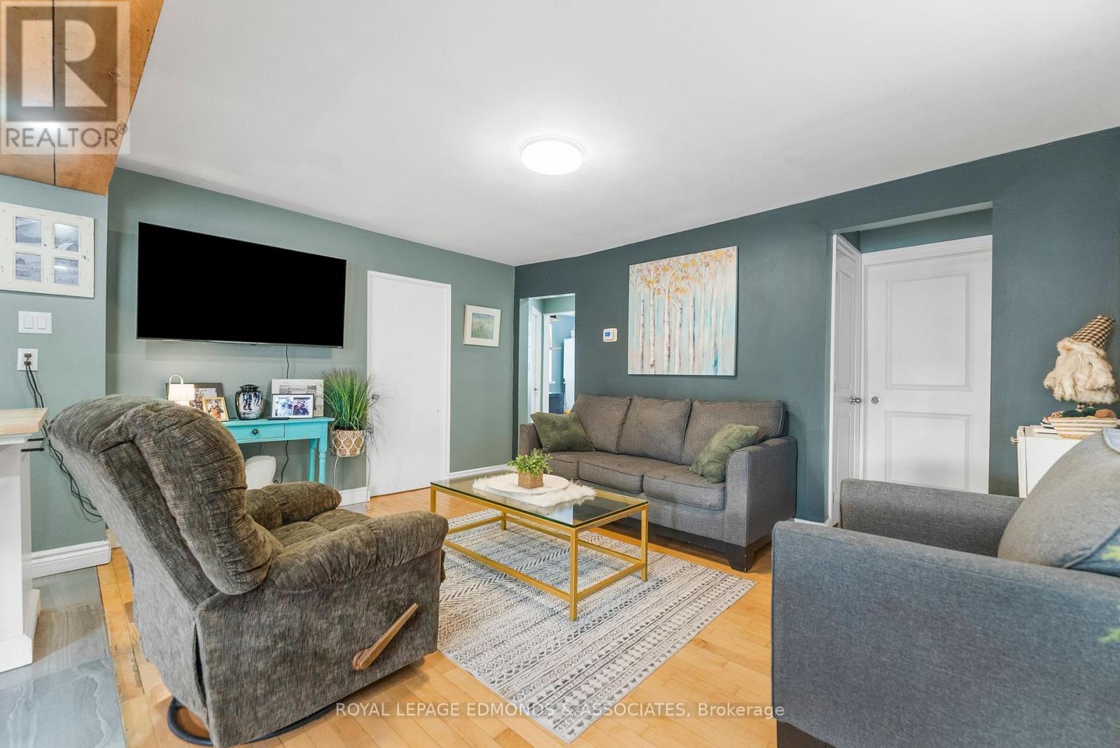 












355 JOFFRE AVENUE

,
Renfrew,




Ontario
K7V3L6

