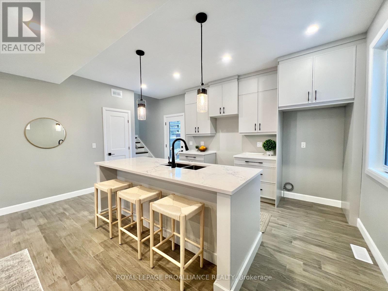 












21 HORTON COURT

,
Belleville (Belleville Ward),




Ontario
K8P0G7

