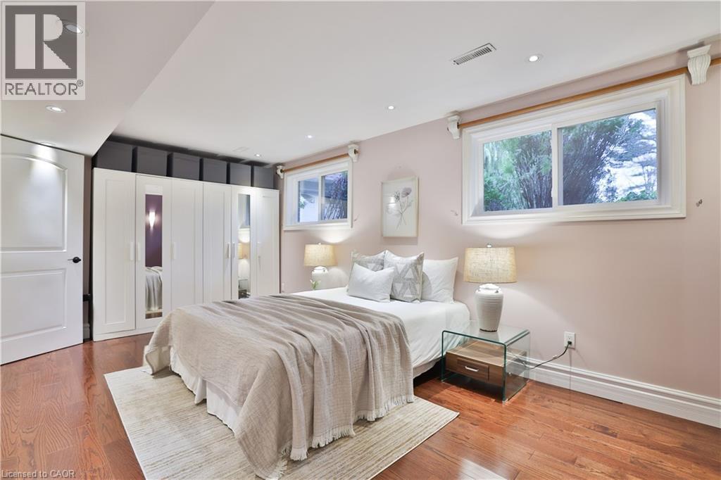 












130 TAVISTOCK Square

,
Halton,




Ontario
L6K2V2

