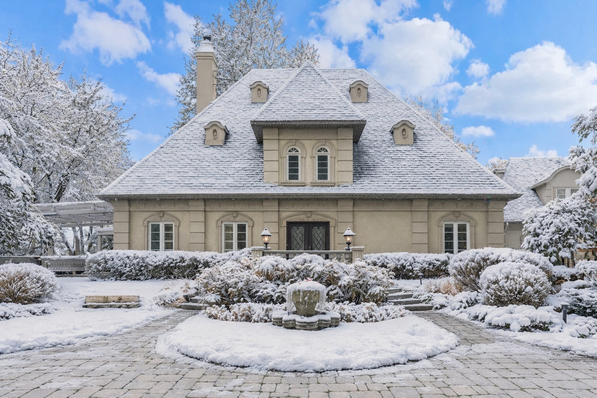 









729


Boul. Union

,
Laval (Sainte-Dorothée),




QC
H7X1X7

