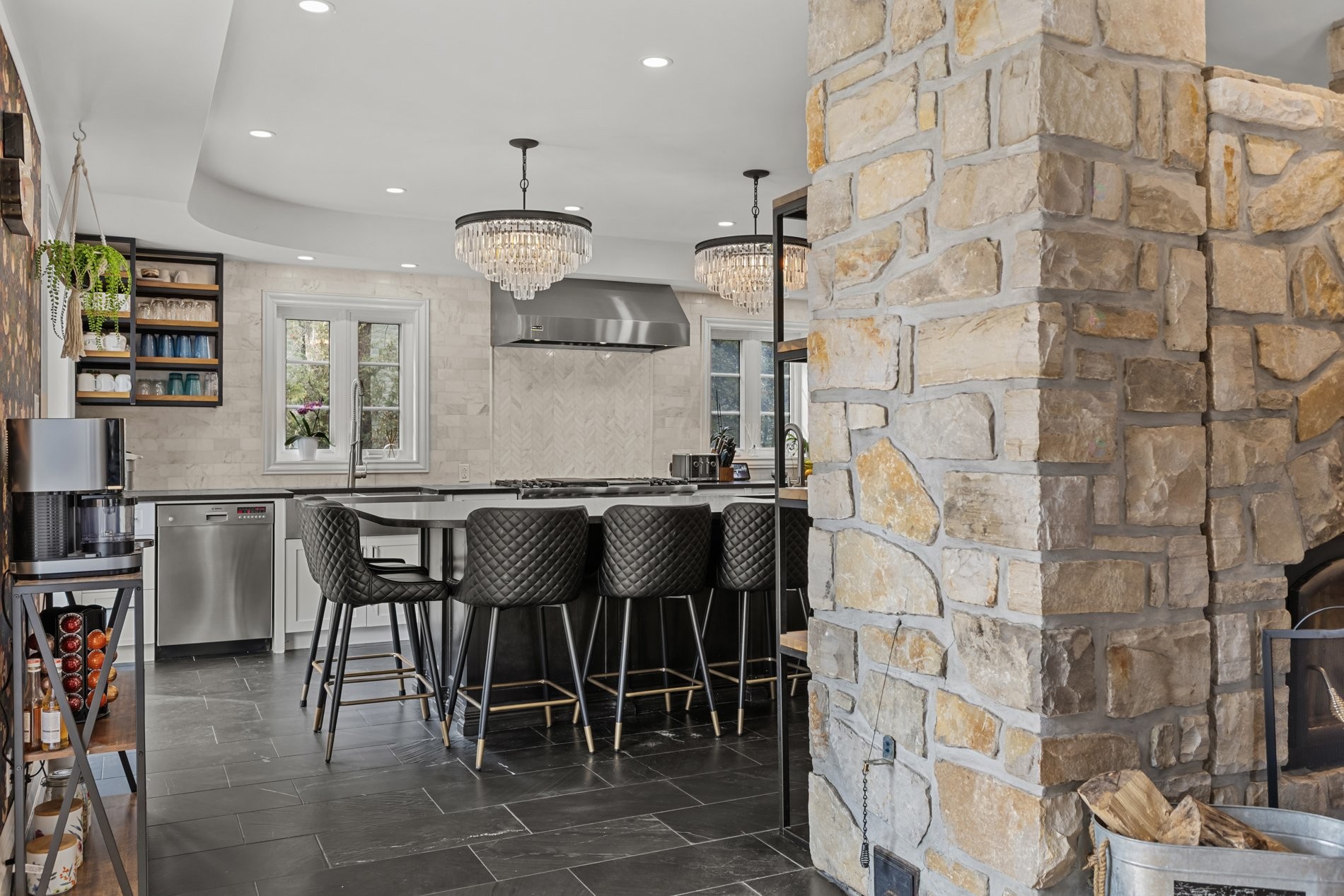 









729


Boul. Union

,
Laval (Sainte-Dorothée),




QC
H7X1X7

