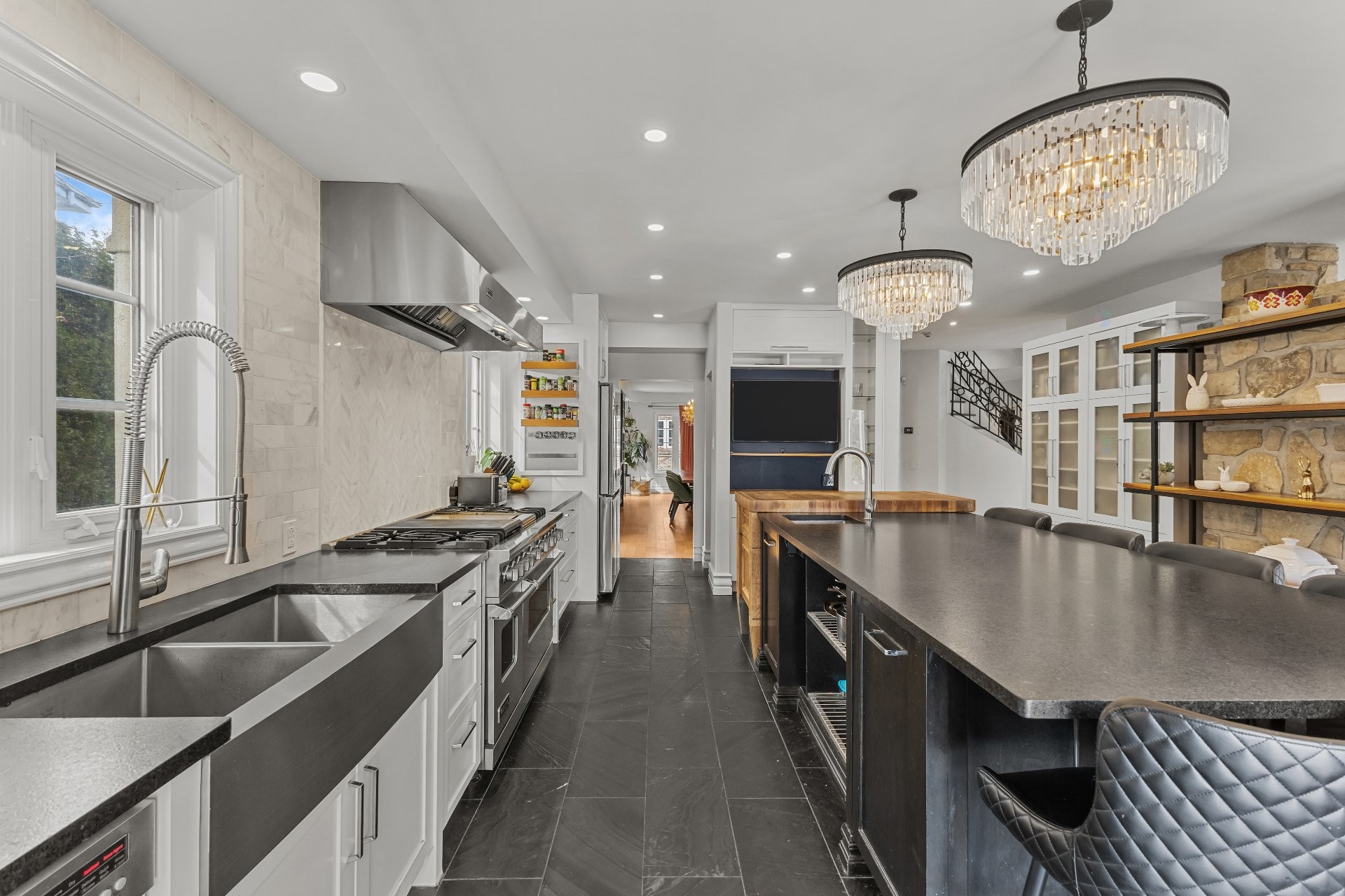 









729


Boul. Union

,
Laval (Sainte-Dorothée),




QC
H7X1X7

