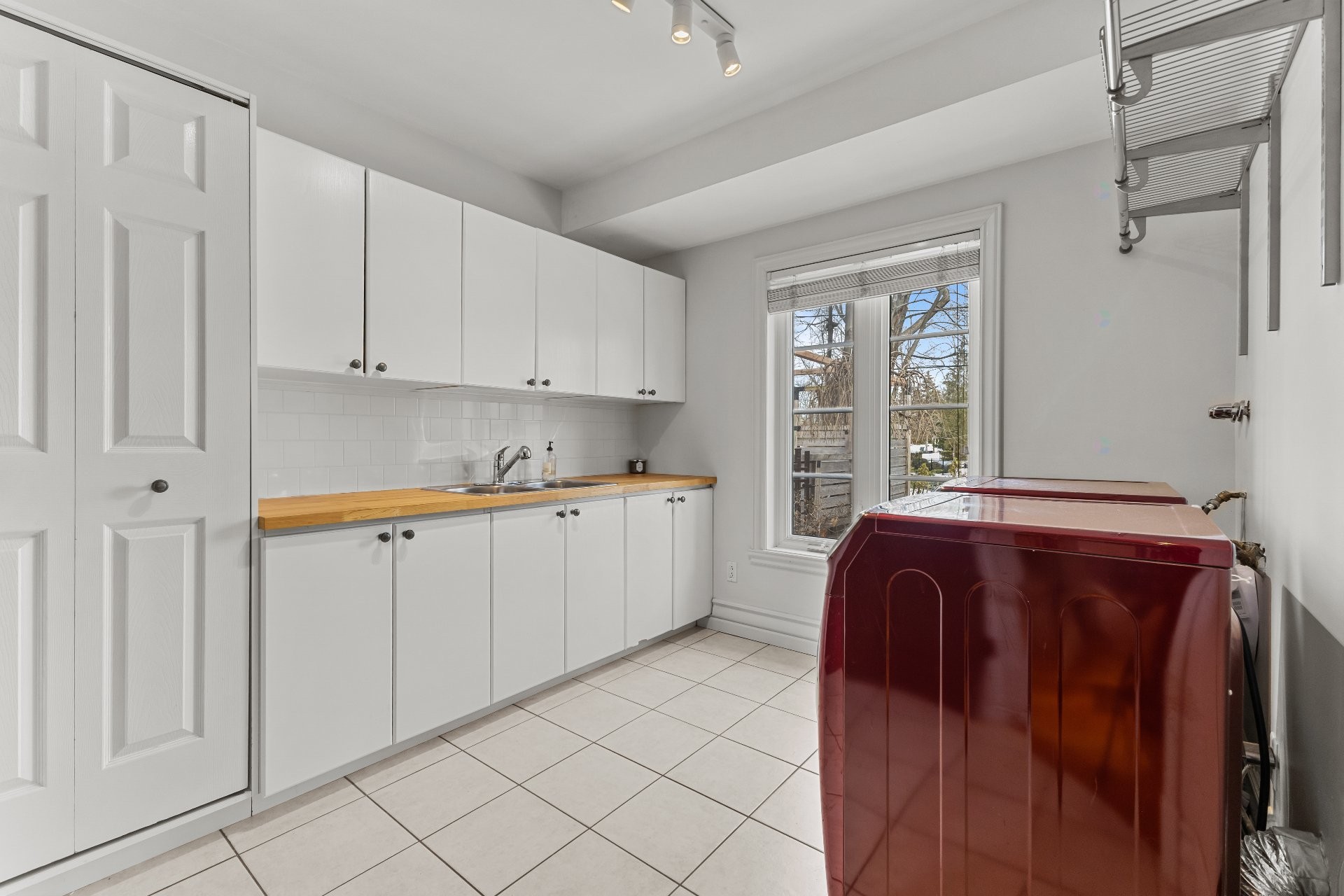 









729


Boul. Union

,
Laval (Sainte-Dorothée),




QC
H7X1X7

