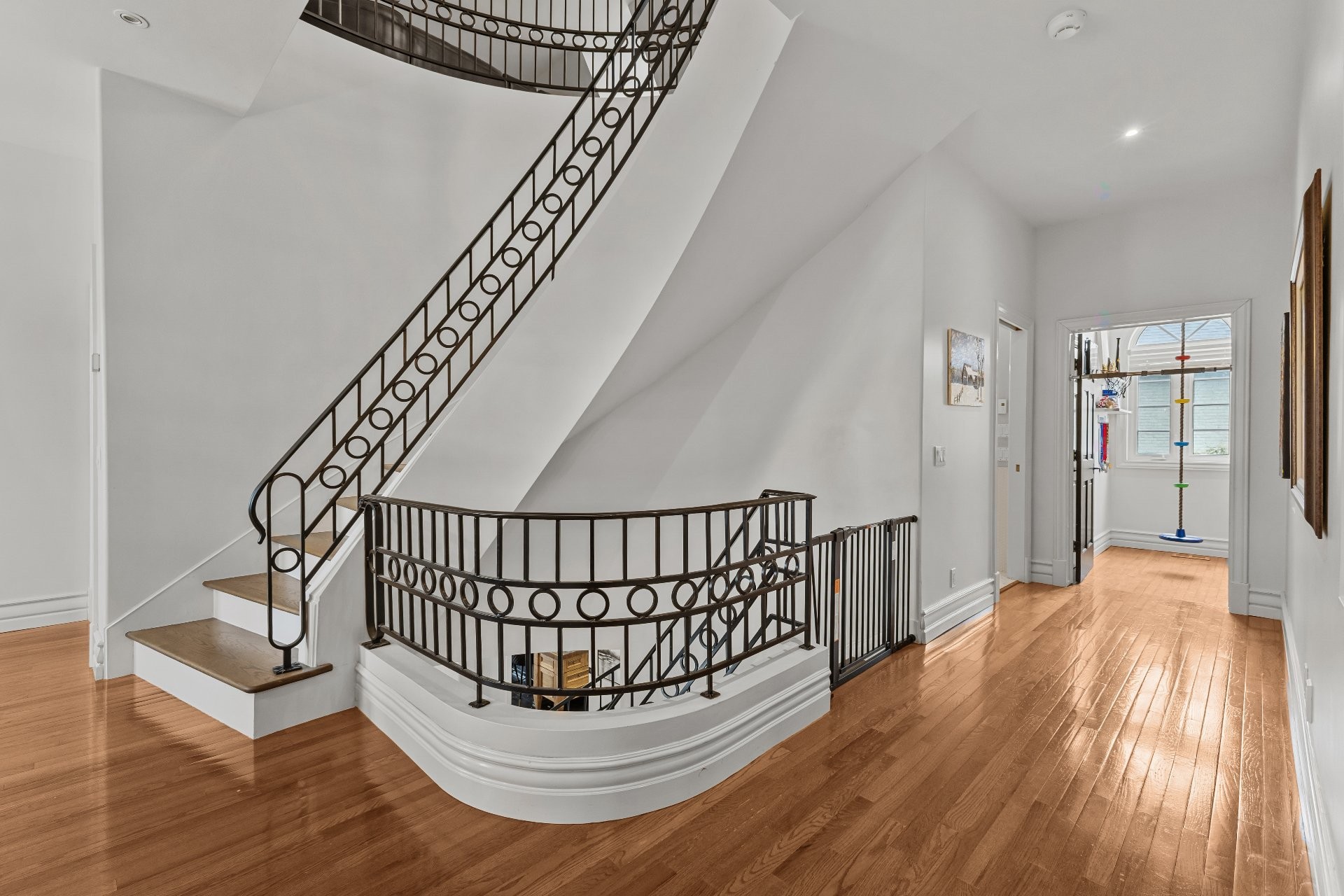 









729


Boul. Union

,
Laval (Sainte-Dorothée),




QC
H7X1X7

