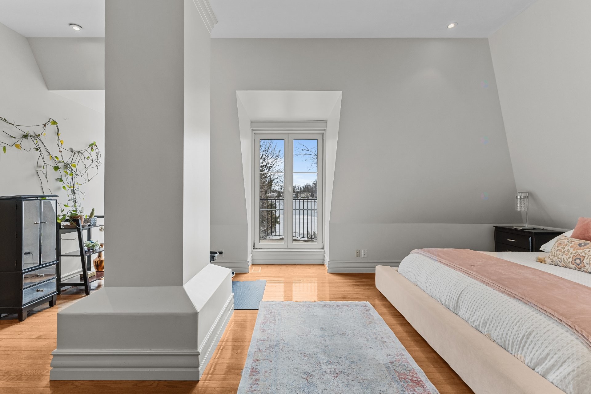 









729


Boul. Union

,
Laval (Sainte-Dorothée),




QC
H7X1X7

