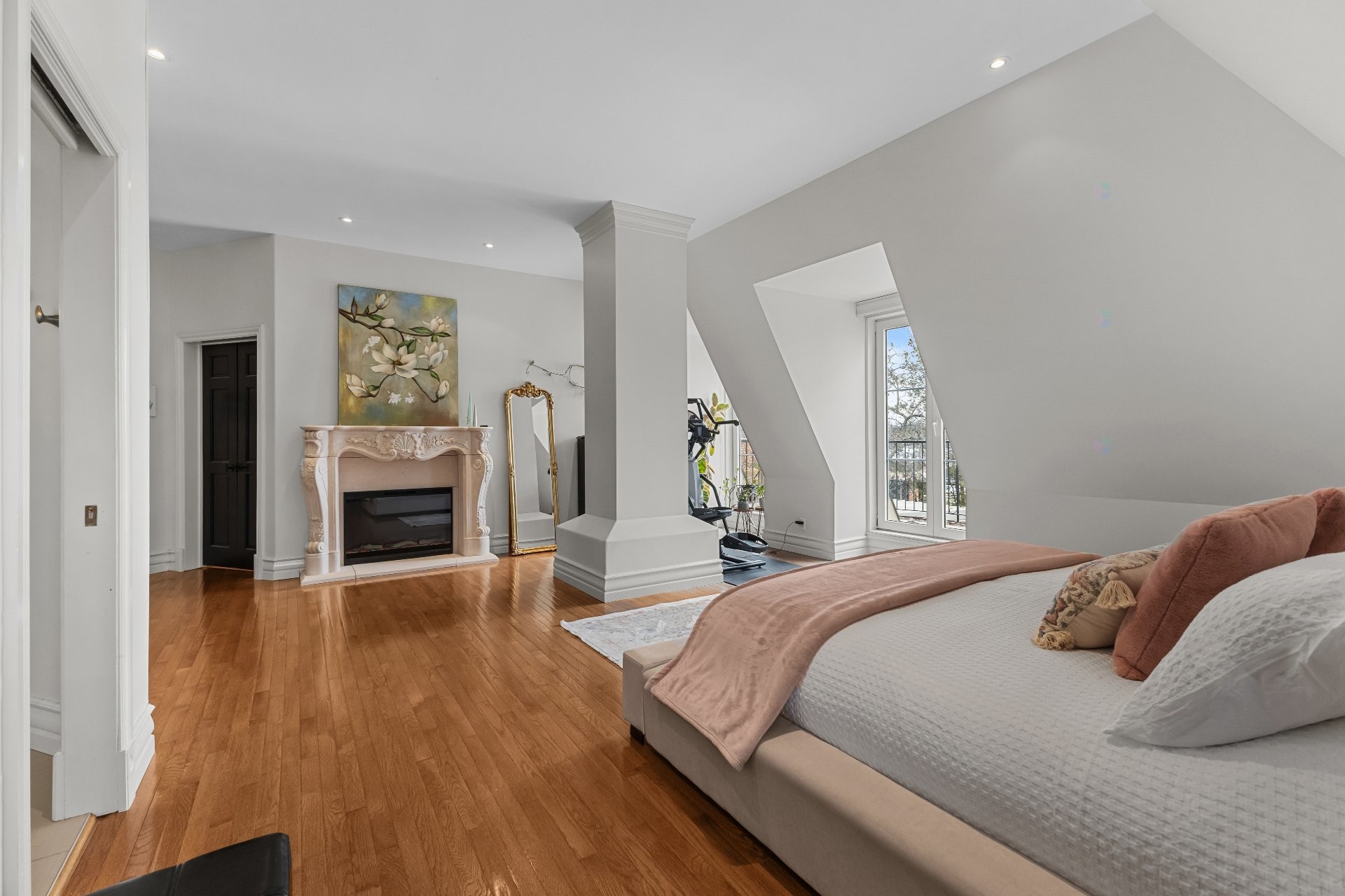 









729


Boul. Union

,
Laval (Sainte-Dorothée),




QC
H7X1X7

