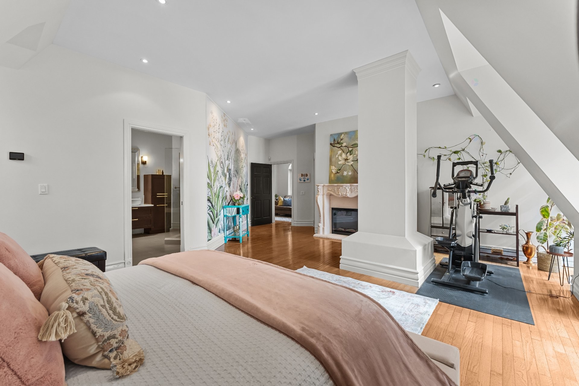 









729


Boul. Union

,
Laval (Sainte-Dorothée),




QC
H7X1X7

