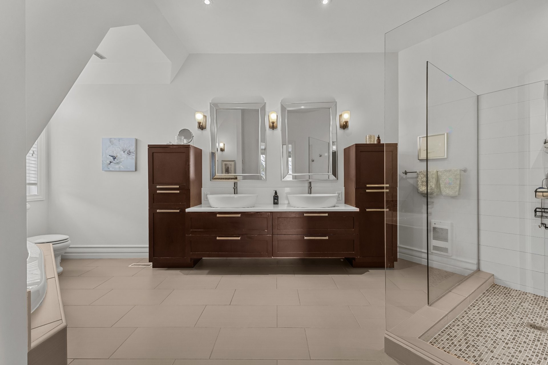 









729


Boul. Union

,
Laval (Sainte-Dorothée),




QC
H7X1X7

