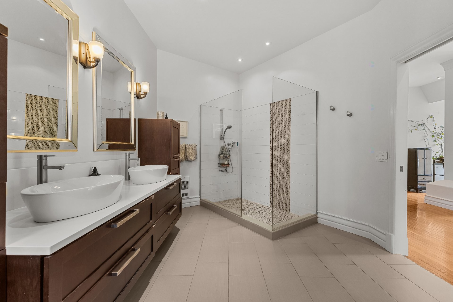 









729


Boul. Union

,
Laval (Sainte-Dorothée),




QC
H7X1X7

