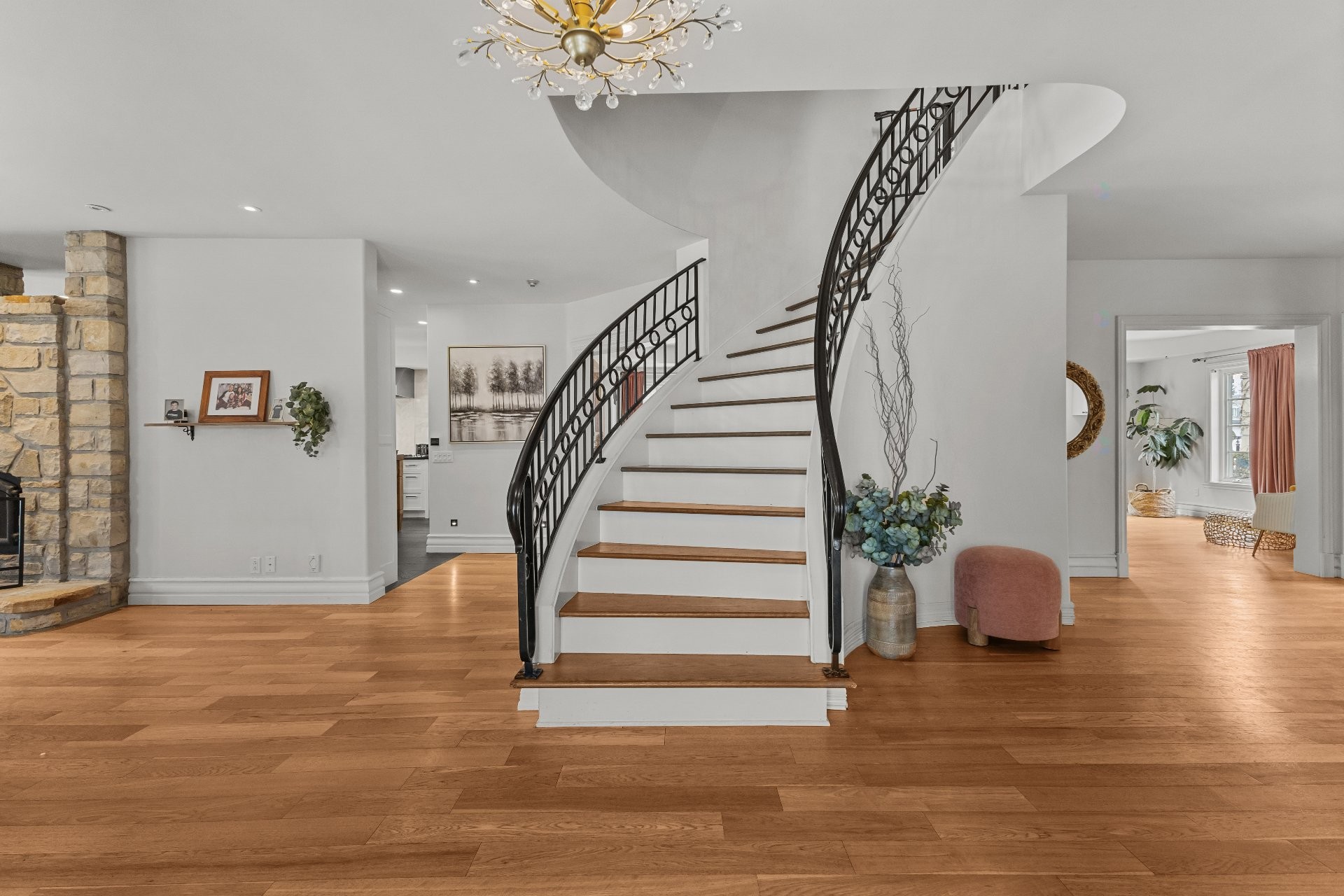 









729


Boul. Union

,
Laval (Sainte-Dorothée),




QC
H7X1X7

